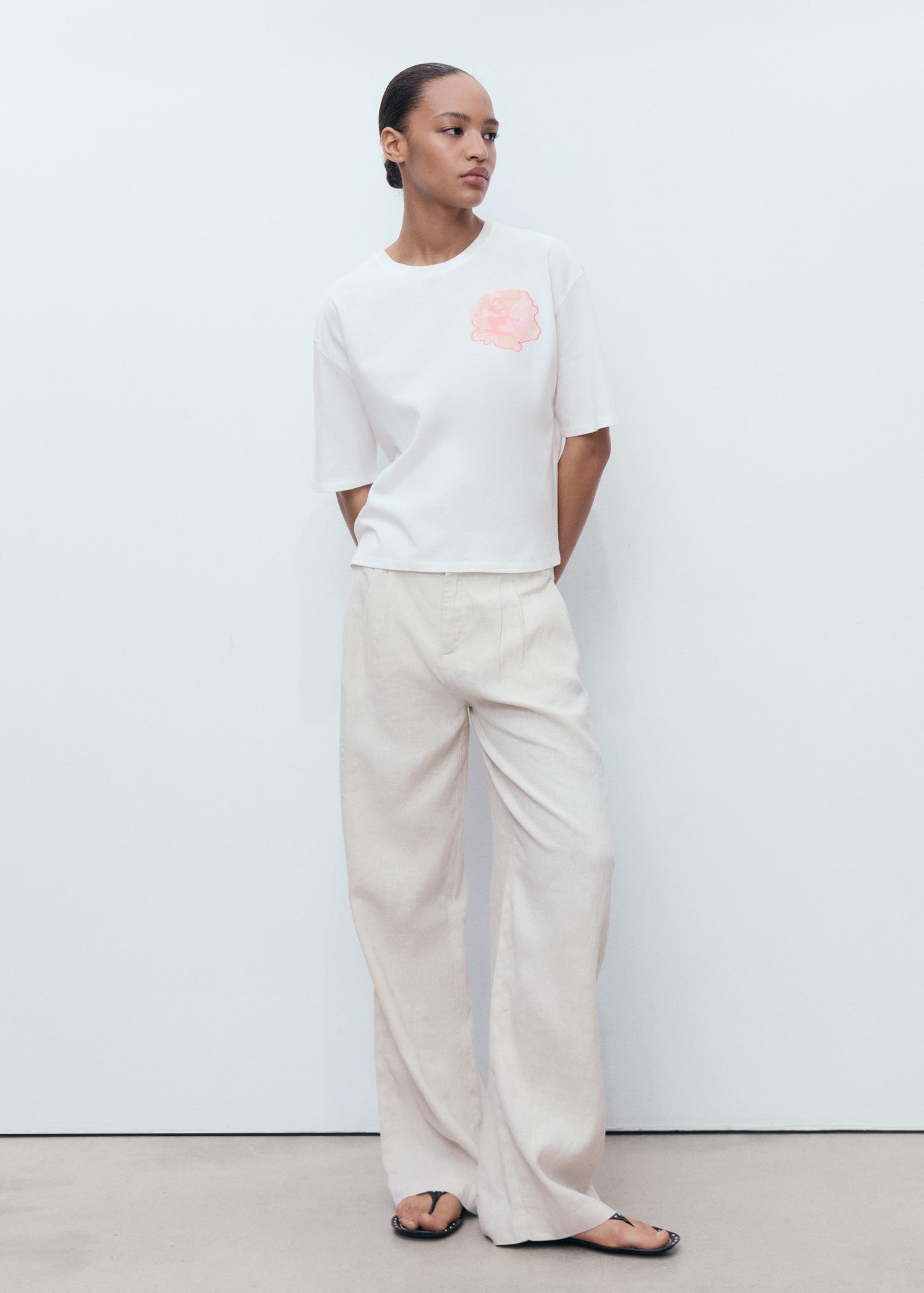 Cotton t-shirt with flower detail - Women | MANGO USA Product Image