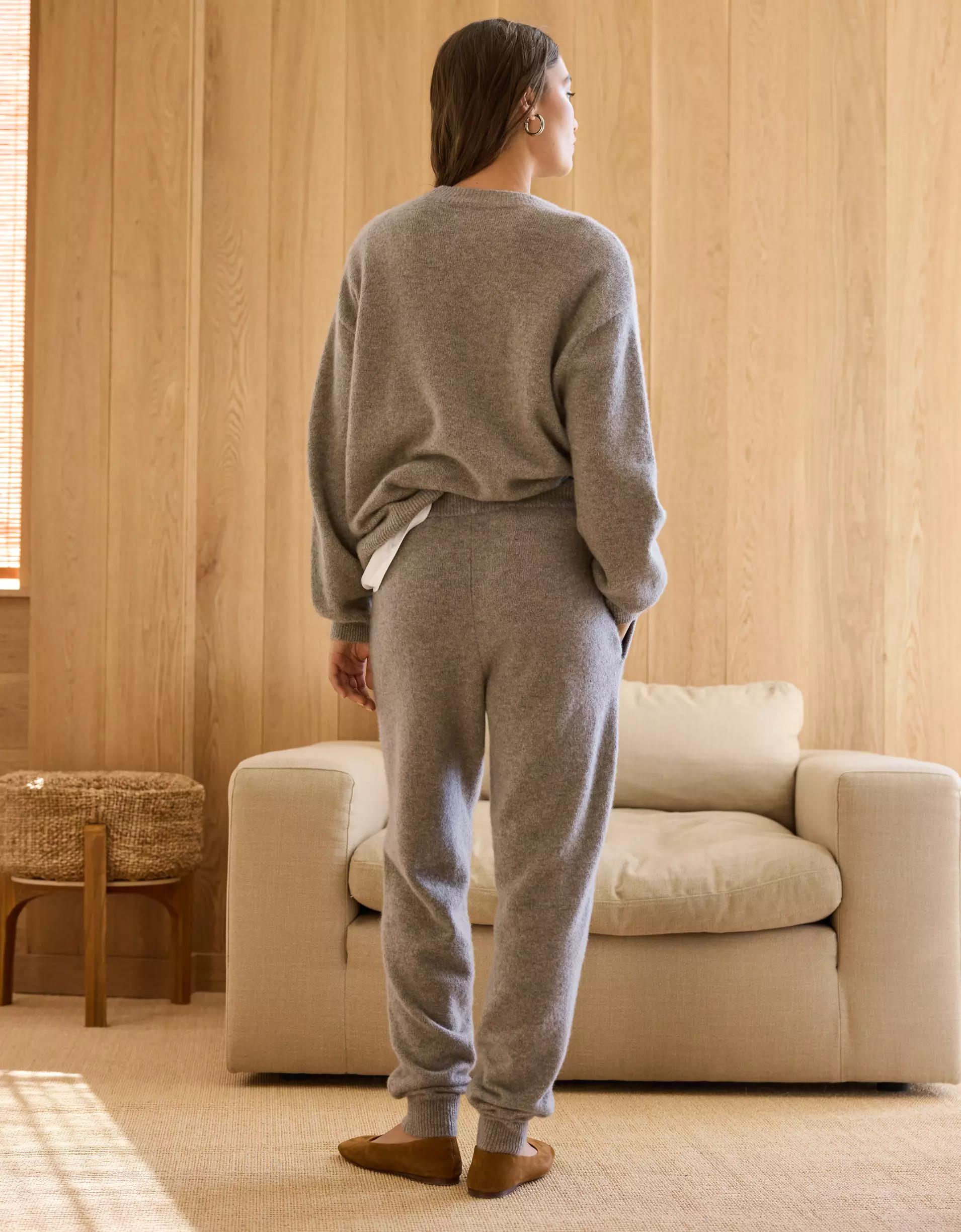 AE77 Premium Cashmere Jogger Product Image