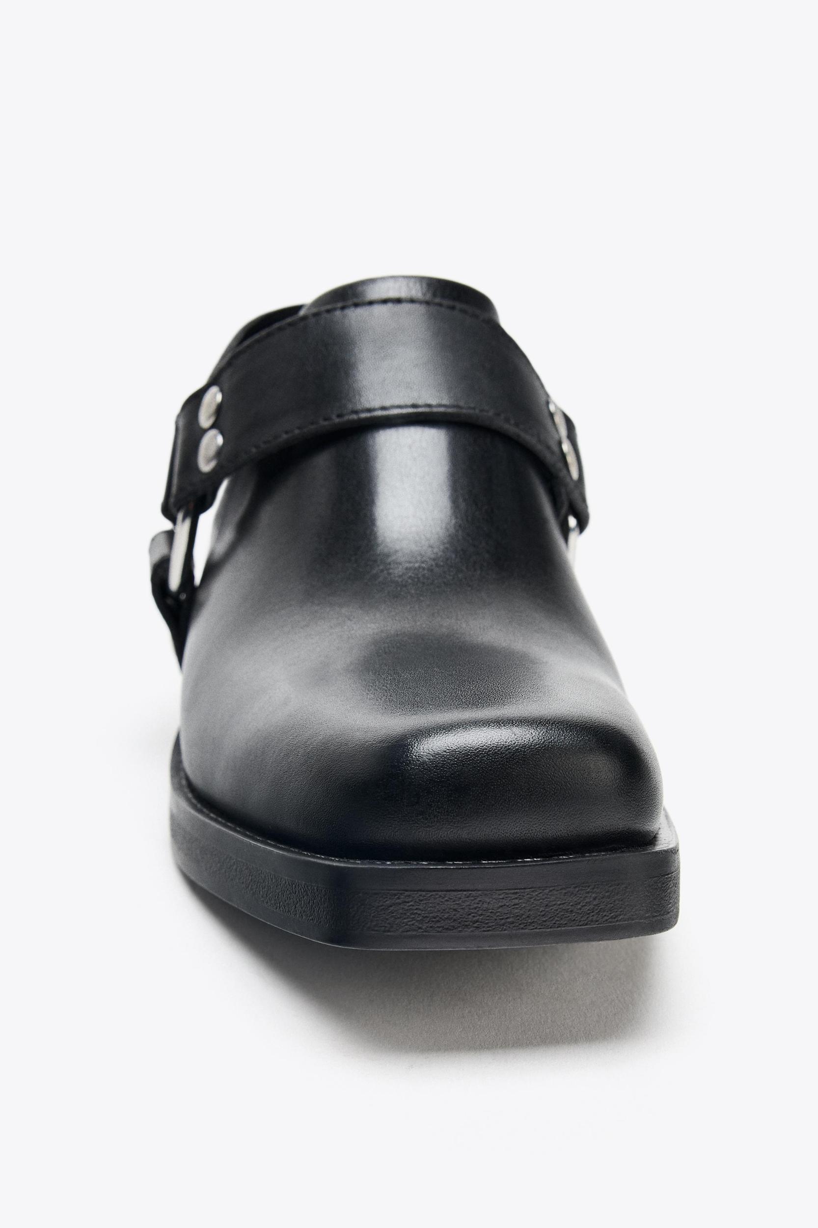 REMOVABLE DETAIL LEATHER CLOGS Product Image