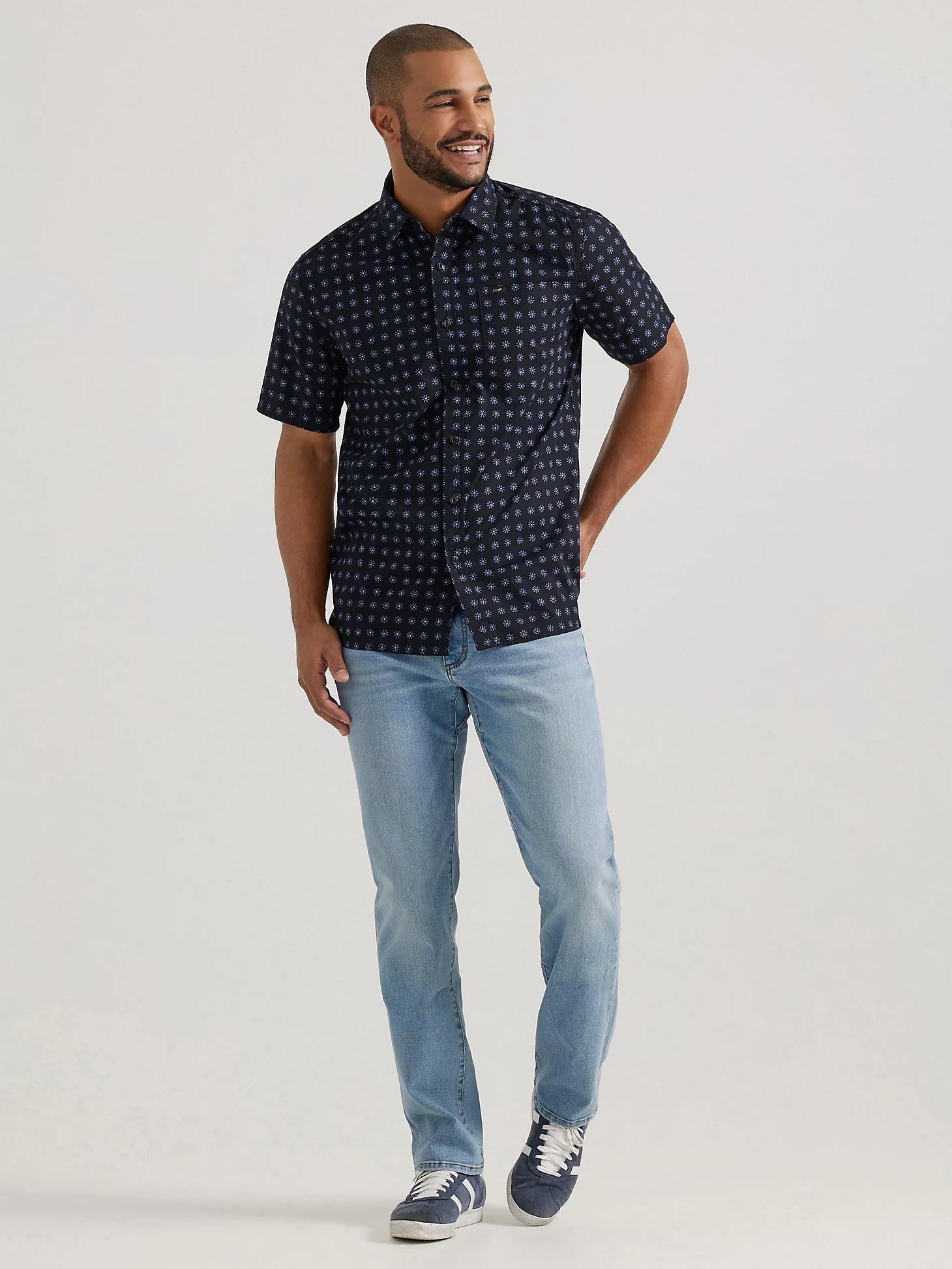 Men's Extreme Motion All Purpose Short Sleeve Floral Button Down Shirt | Men's Tops & Tees | Lee® Product Image