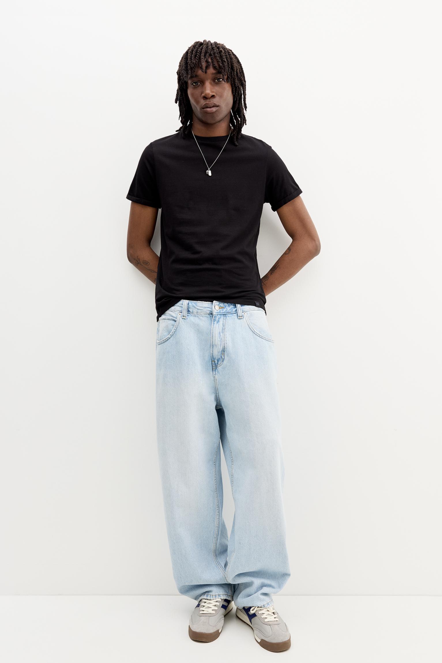 Basic muscle fit T-shirt Product Image