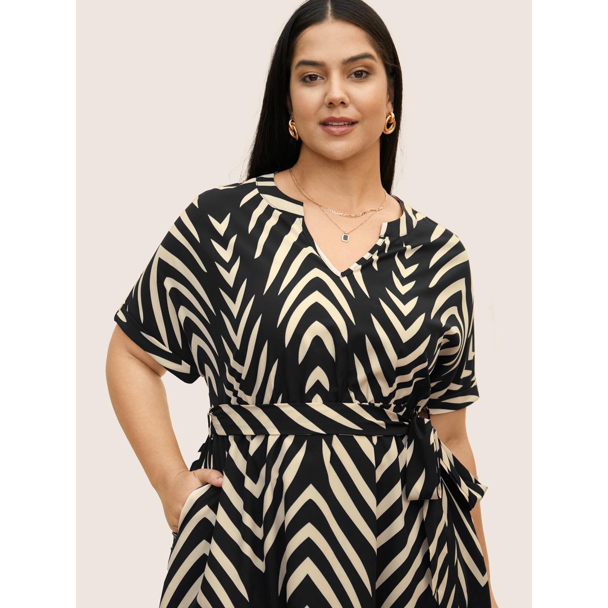 Plus Size Geometric Belted Dolman Sleeve Curved Hem Dress Truegreen Women At the Office Flat collar with V-notch Short sleeve Curvy BloomChic 22-24/3X Product Image
