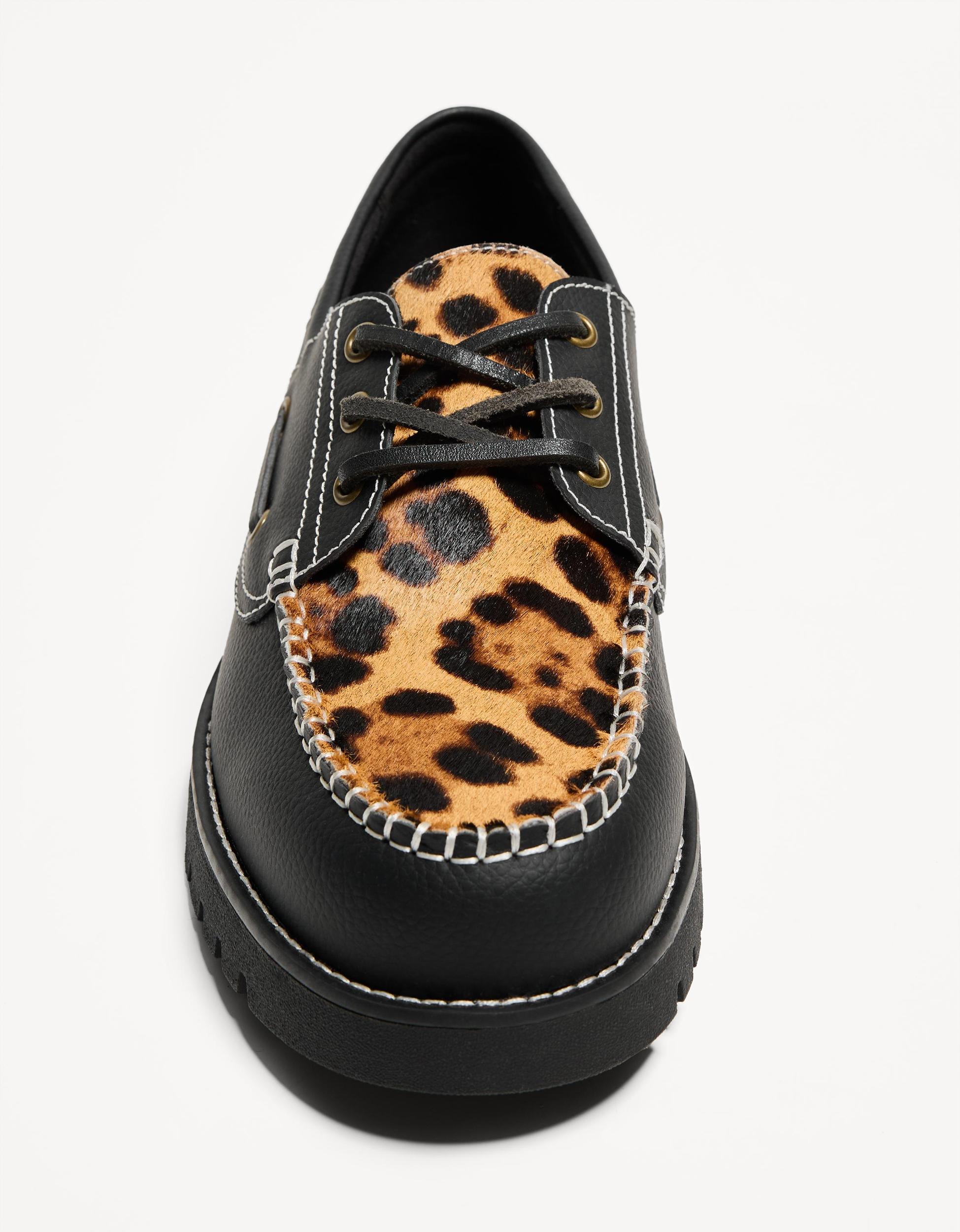 Animal print deck shoes Product Image