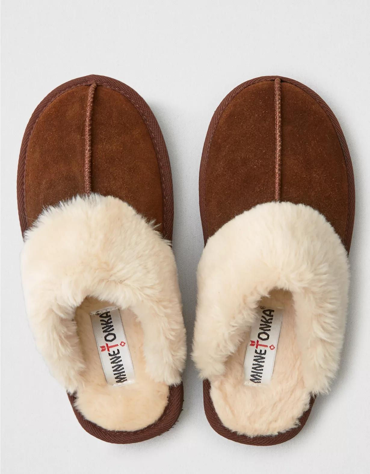 Minnetonka Women's Chesney Scuff Slipper Product Image