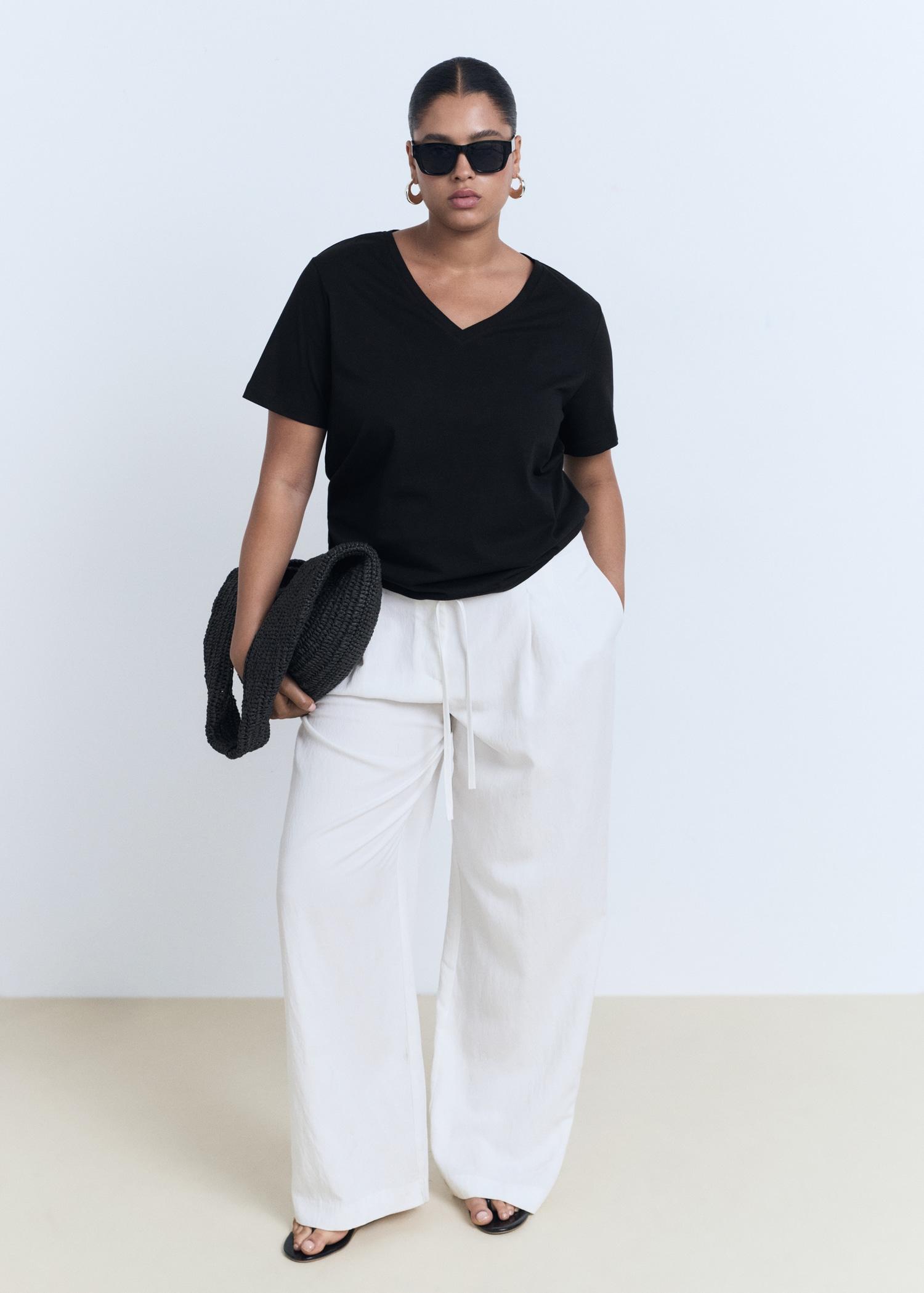 V-neck cotton T-shirt - Women | MANGO USA Product Image