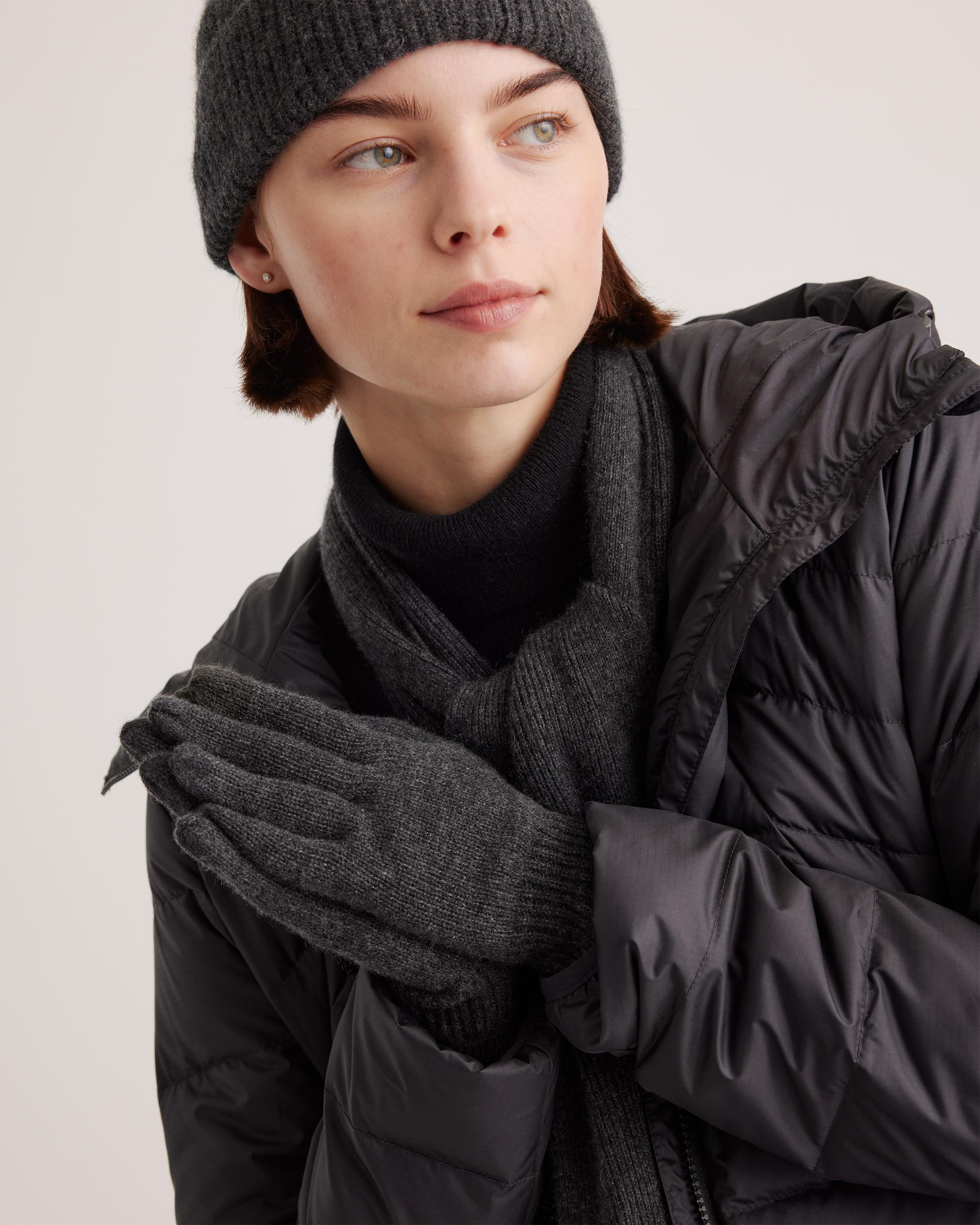 Quince | Women's Mongolian Cashmere Gloves Product Image