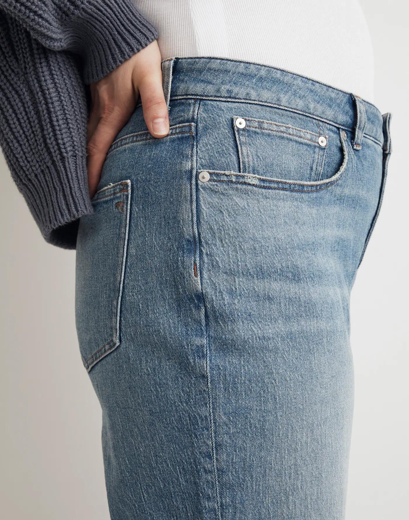 The Plus Curvy '90s Straight Jean Product Image