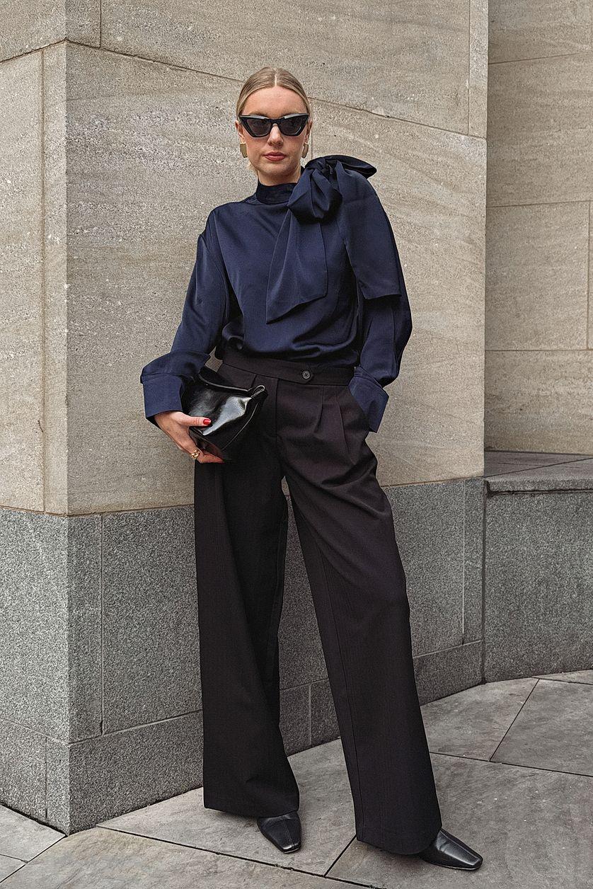 Pocket Detail Mid Waist Loose Trousers Product Image