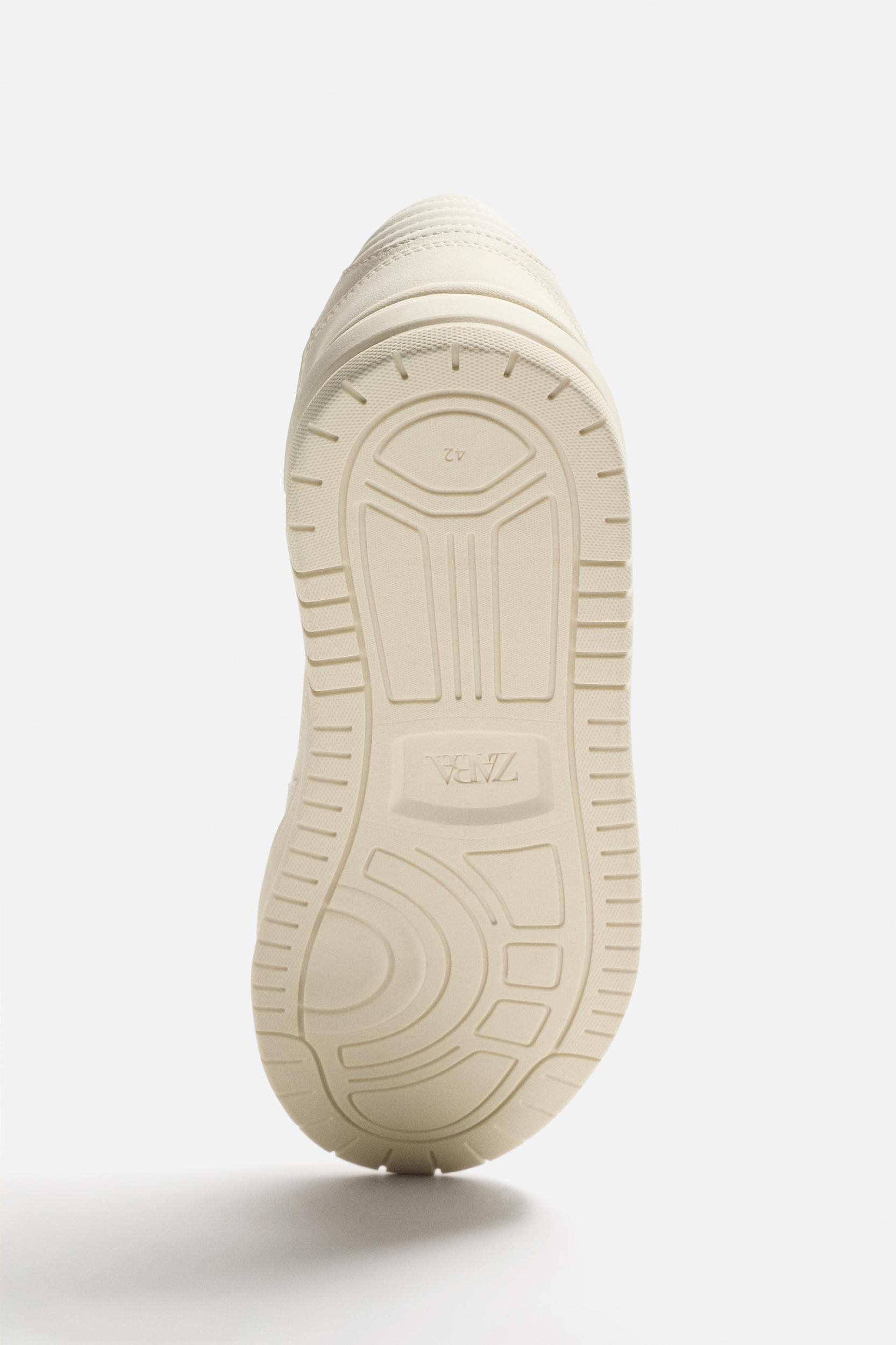 RETRO STYLE SNEAKERS Product Image