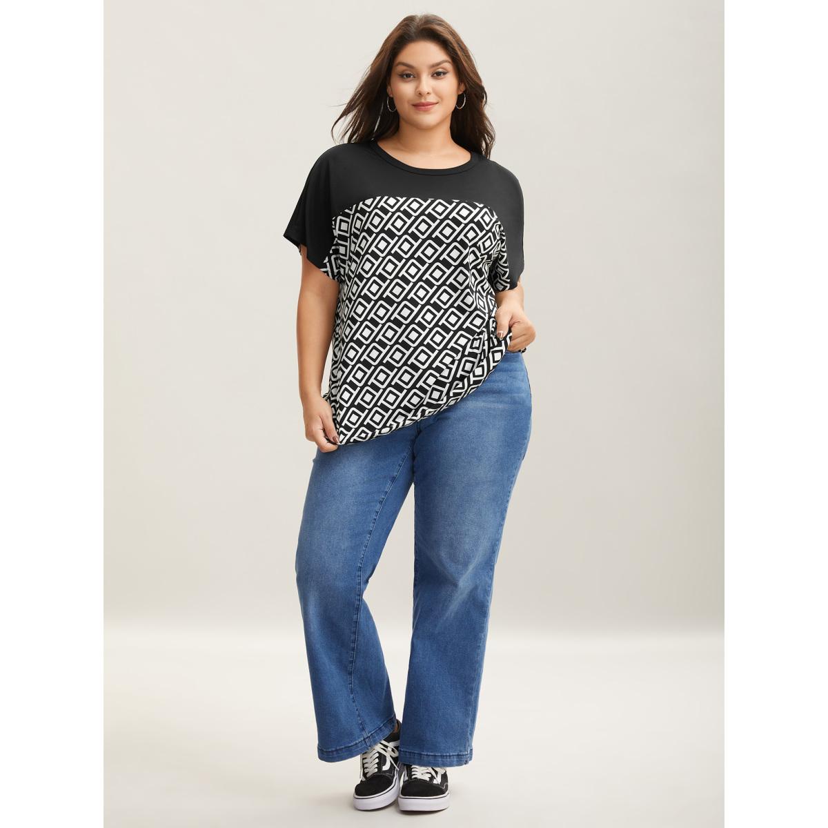 Plus Size Geometric Print Spliced Crew Neck T-Shirt Black Women Casual Contrast Round Neck Everyday T-shirts BloomChic 22-24/3X Product Image