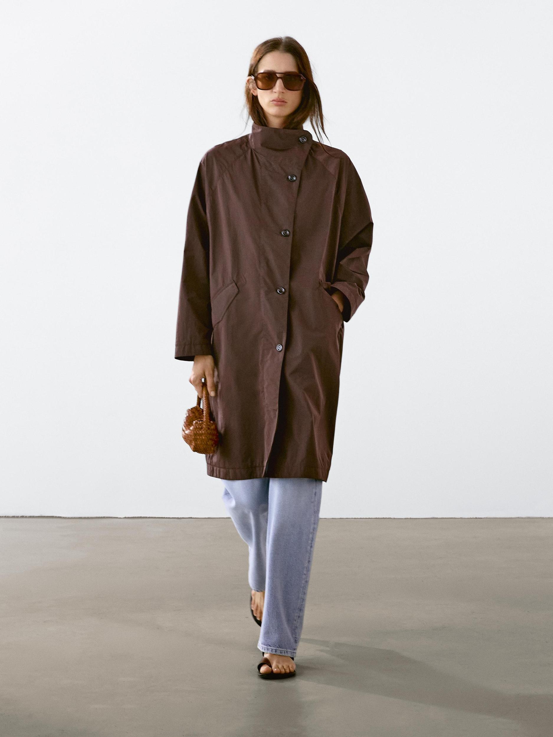 Oversize flowing trench coat in water-repellent fabric Product Image