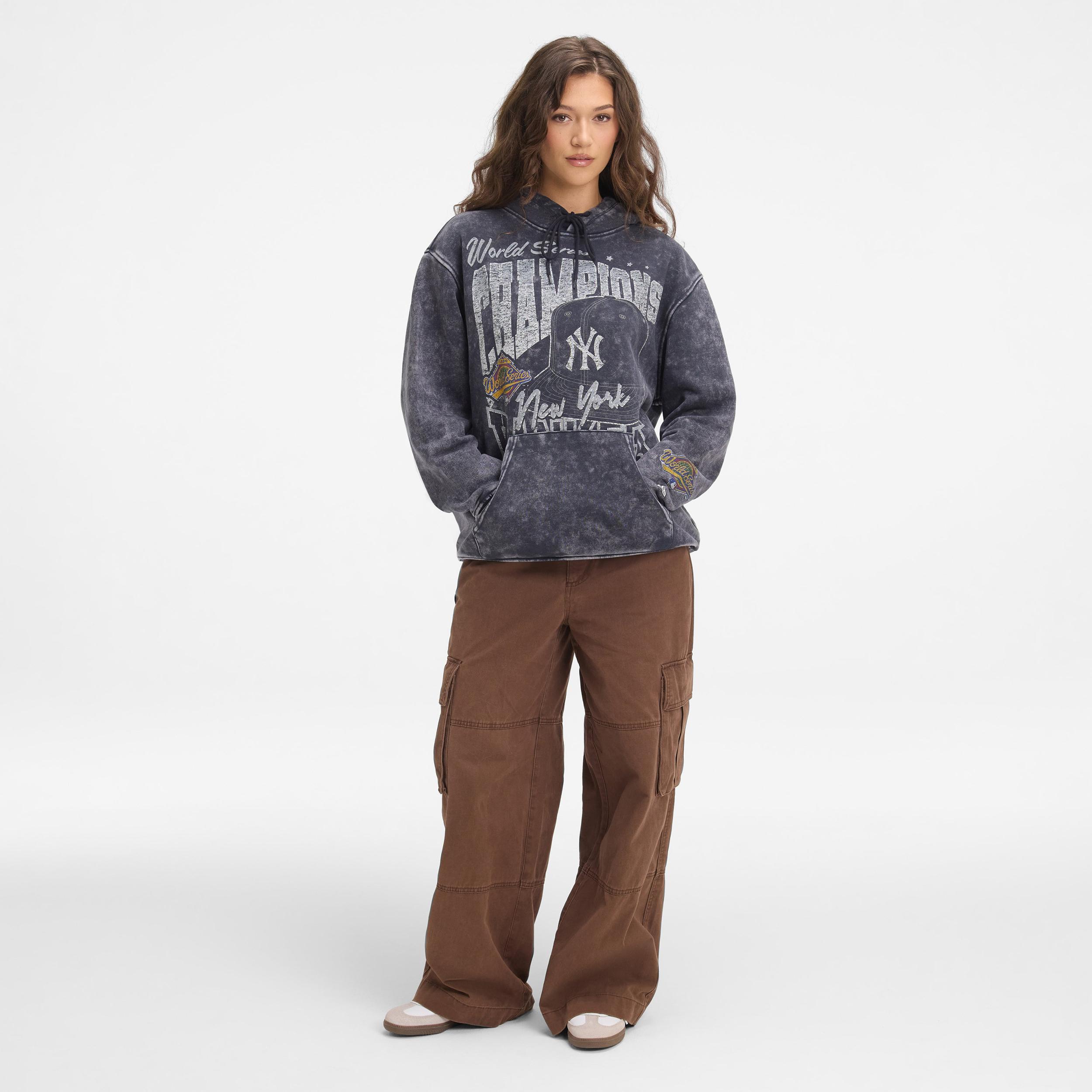 Philadelphia 76ers Sport Classics Washed Hoodie Male Product Image