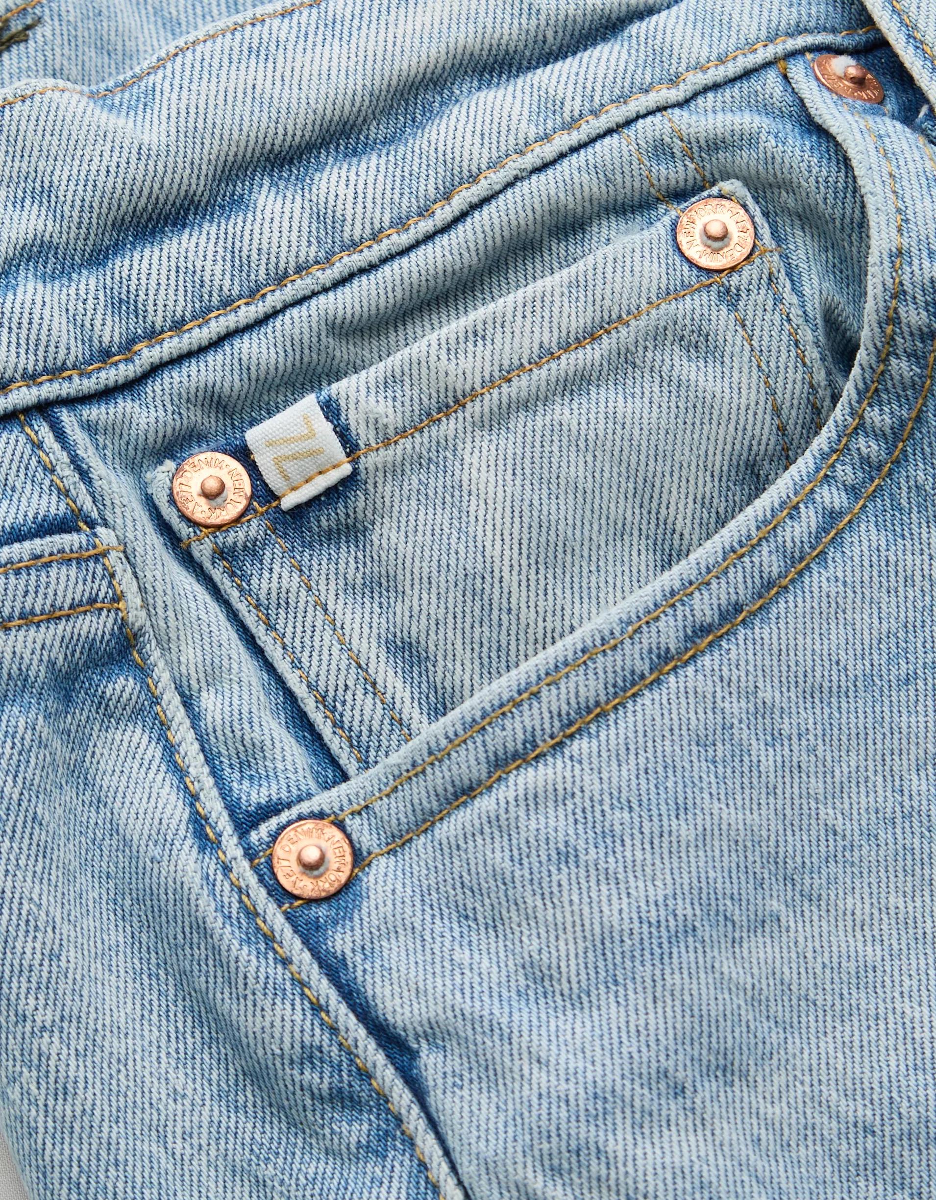 AE77 Premium Bootcut Crop Jean Product Image