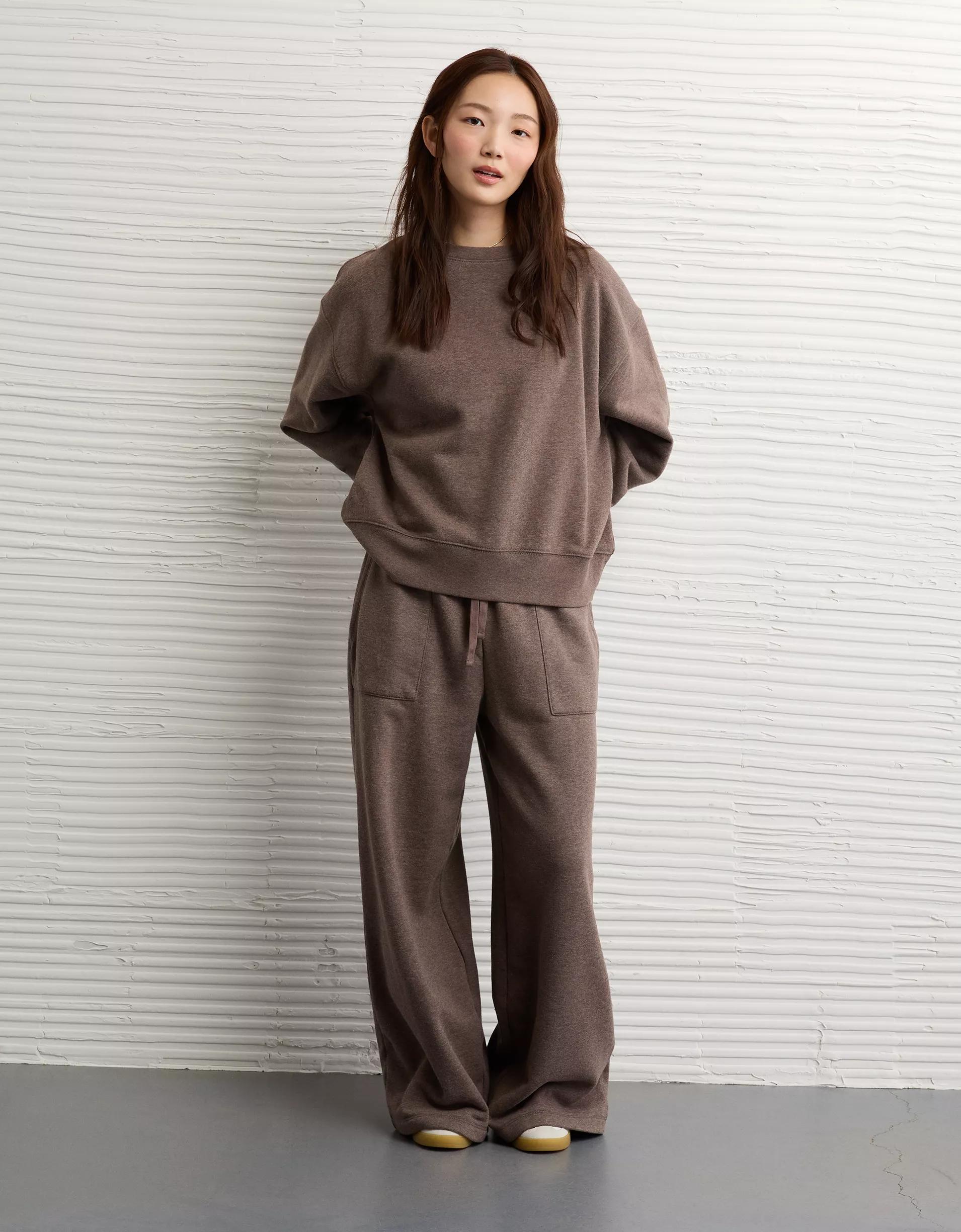 AE Everyday Luxe Wide-Leg Sweatpant Product Image