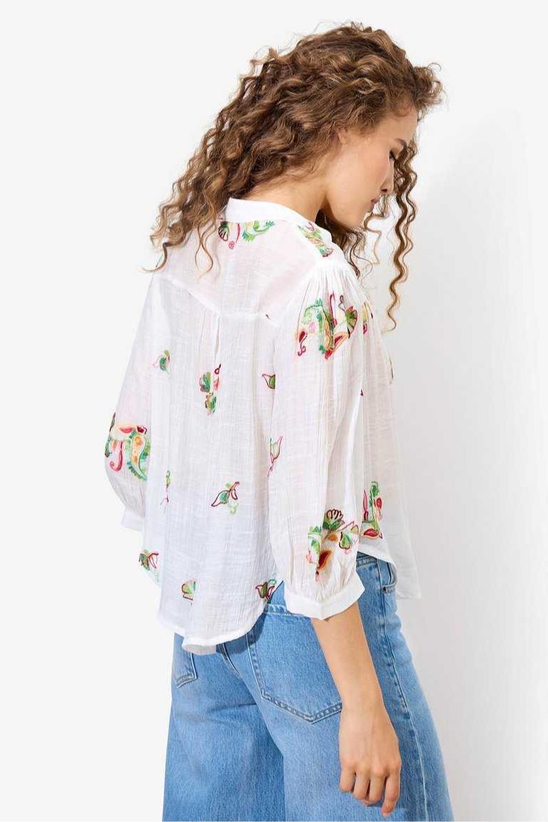 White Paisley Embroidered Slubbed Blouse Product Image
