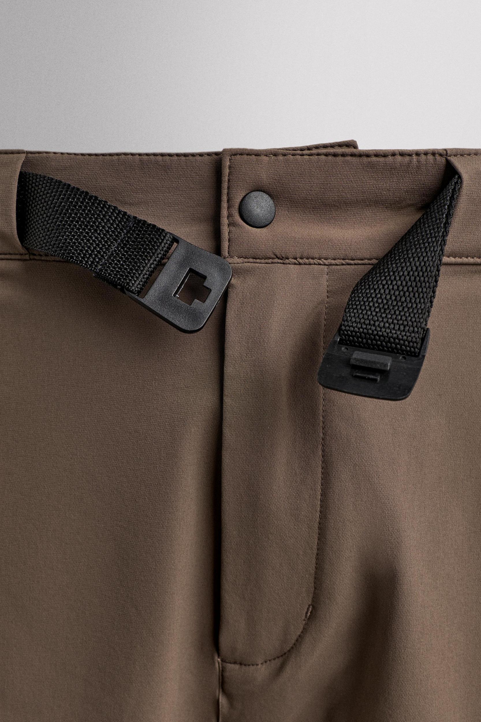 TECHNICAL CARGO SHORTS Product Image