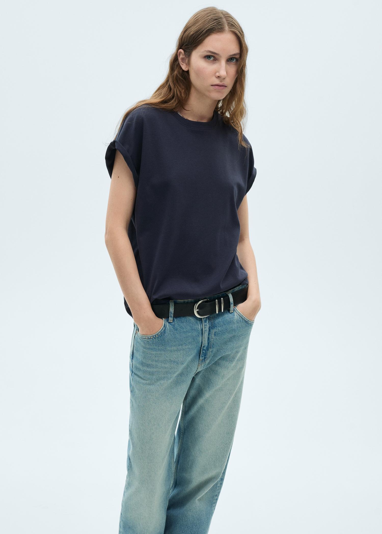 Rounded neck cotton t-shirt - Women | MANGO USA Product Image