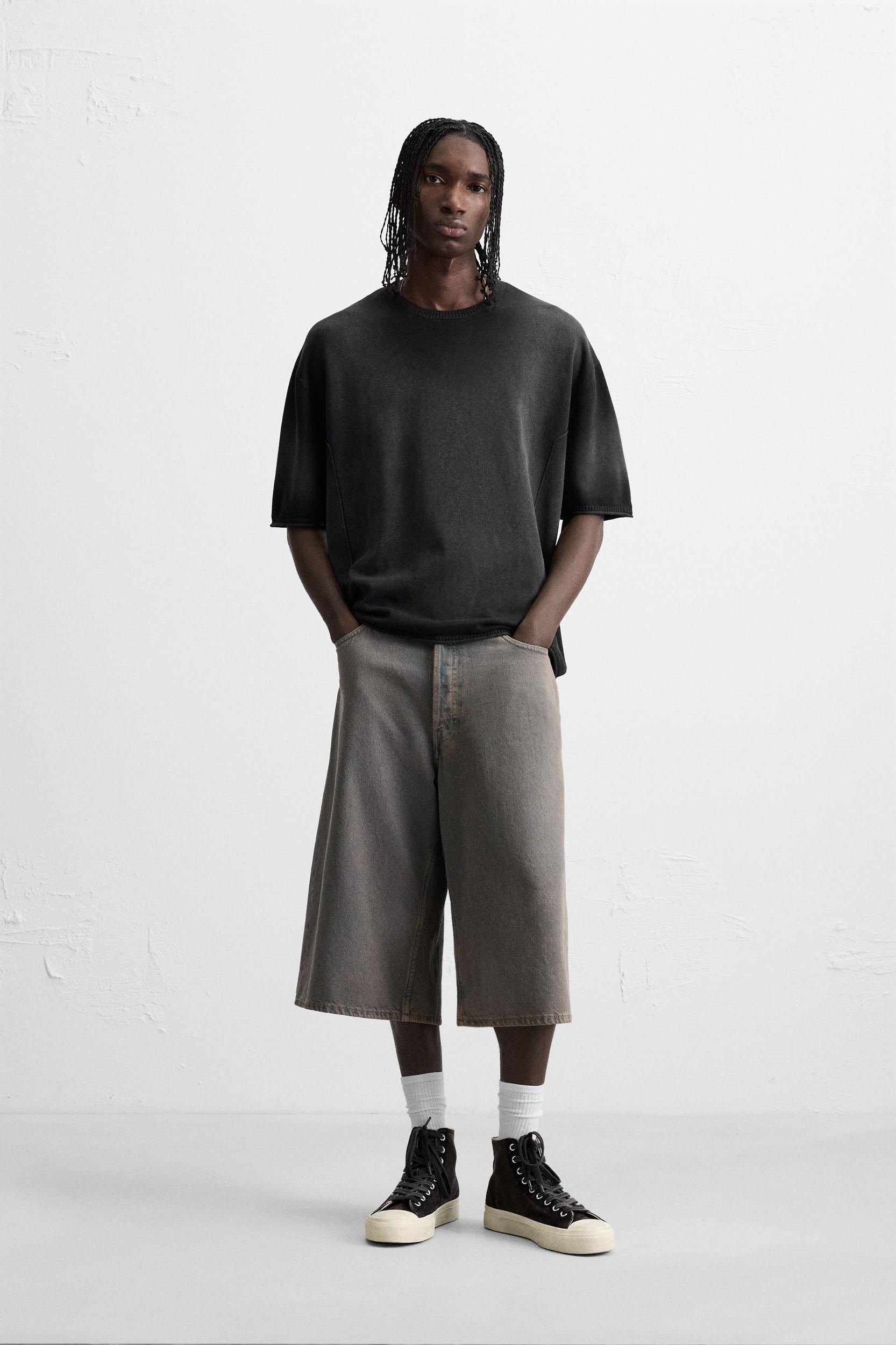 SPRAY PRINT KNIT T-SHIRT Product Image