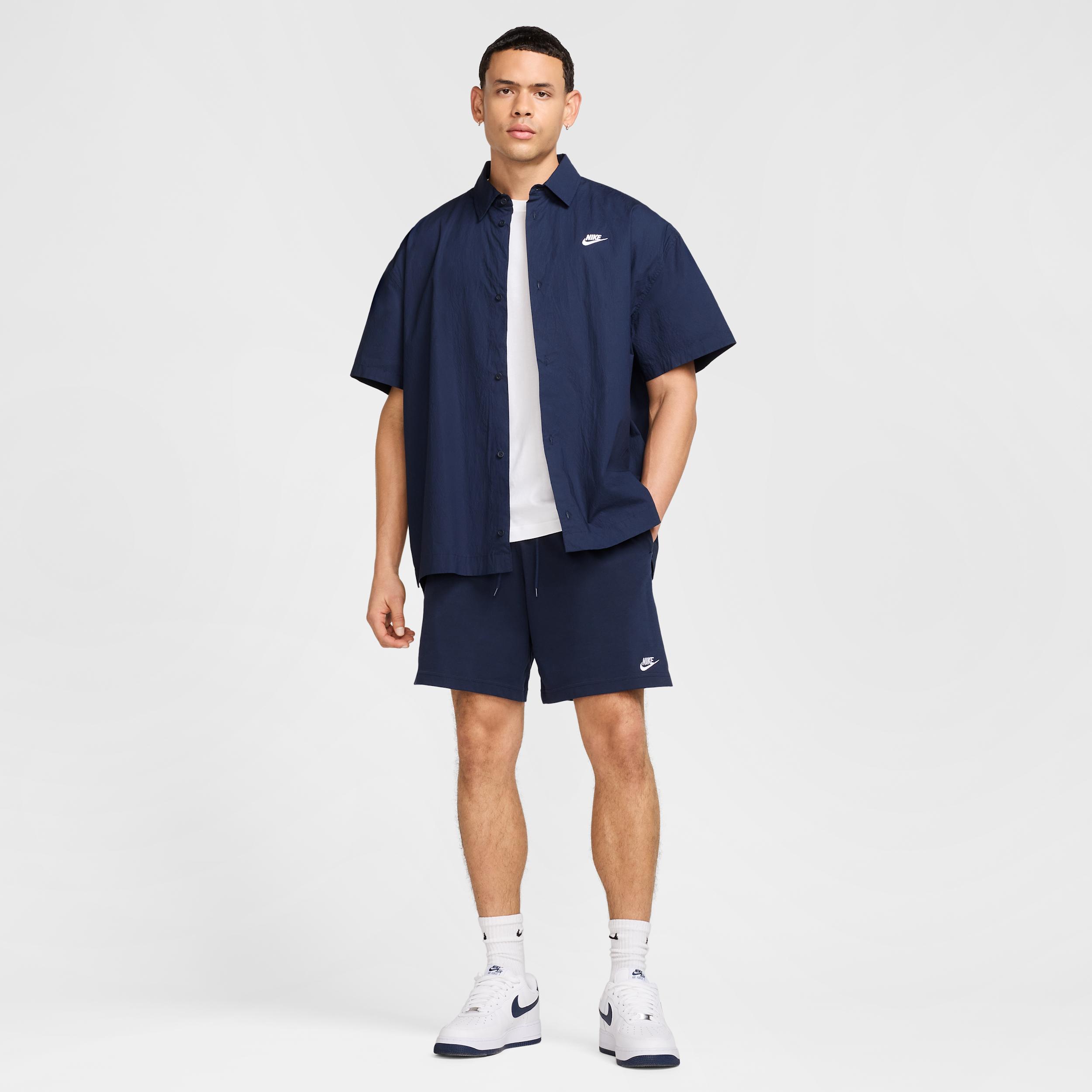 Nike Club Men's Short-Sleeve Button-Down Shirt Product Image