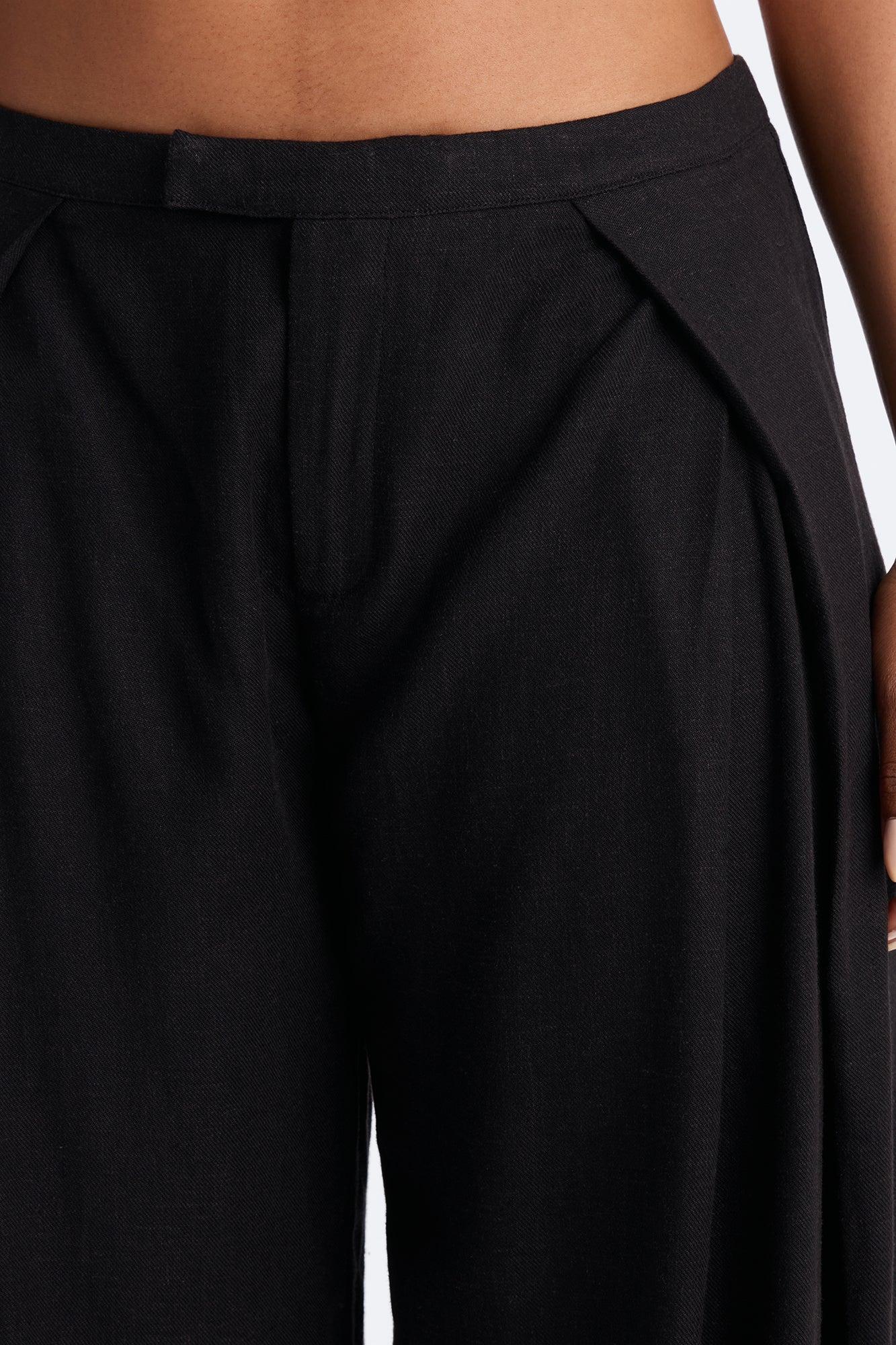 Gracie Low Rise Pleated Linen Wide Leg Trouser 33″ - Black Female Product Image