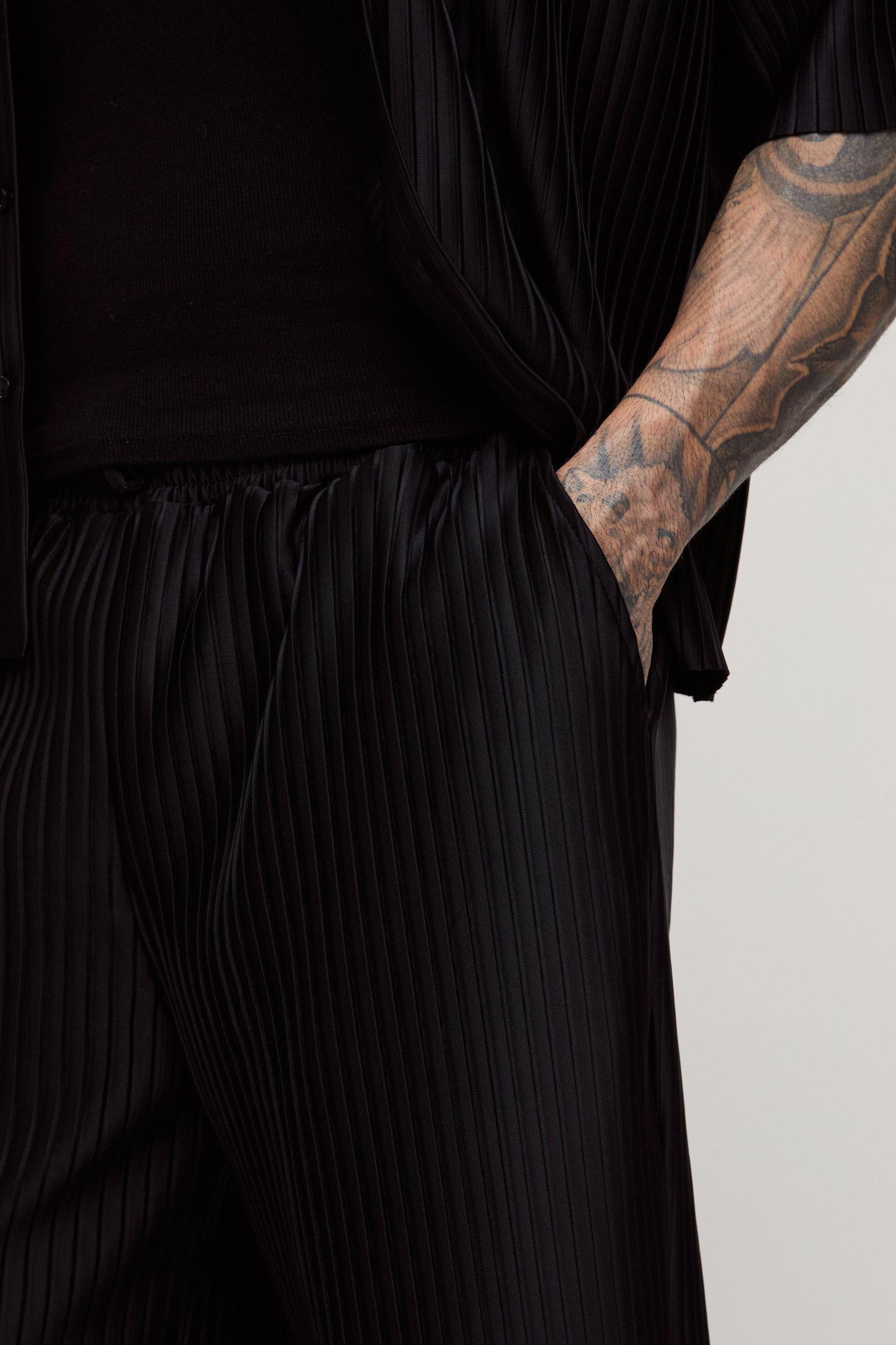 Tall Wide Leg Pleated Pants | boohooMAN USA Product Image