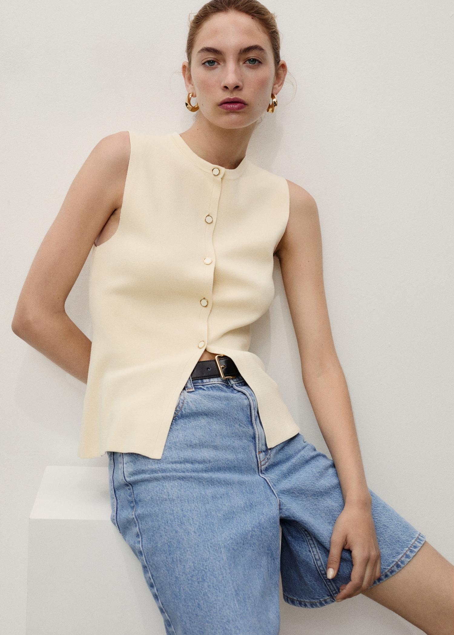 High-waist straight-fit denim shorts - Women | MANGO USA Product Image