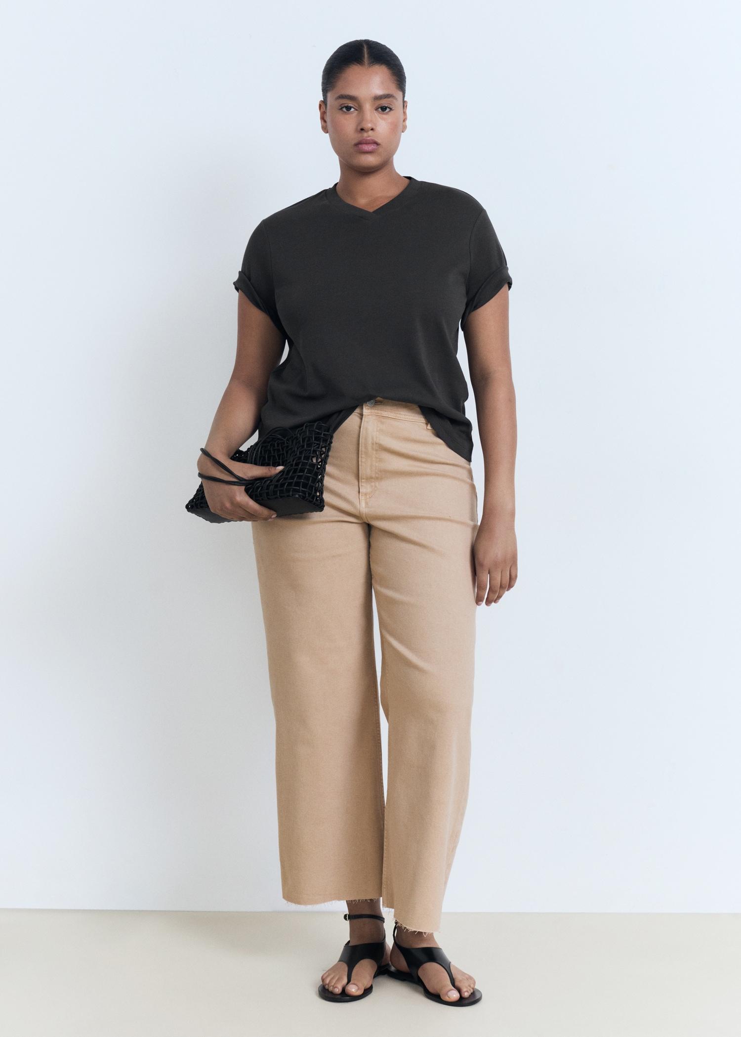 V-neck cotton T-shirt - Women | MANGO USA Product Image