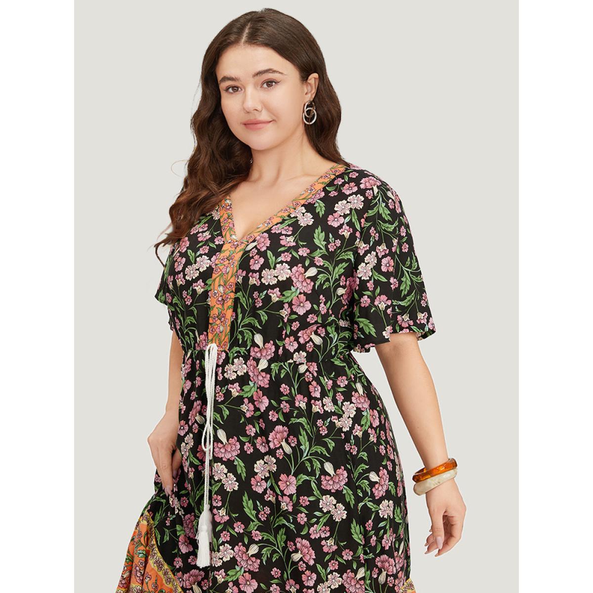 Plus Size Floral Print Pocket Tassels Ties Patchwork Dress Black Women Vacation Tassels V-neck Short sleeve Curvy Midi Dress BloomChic 14-16/1X Product Image