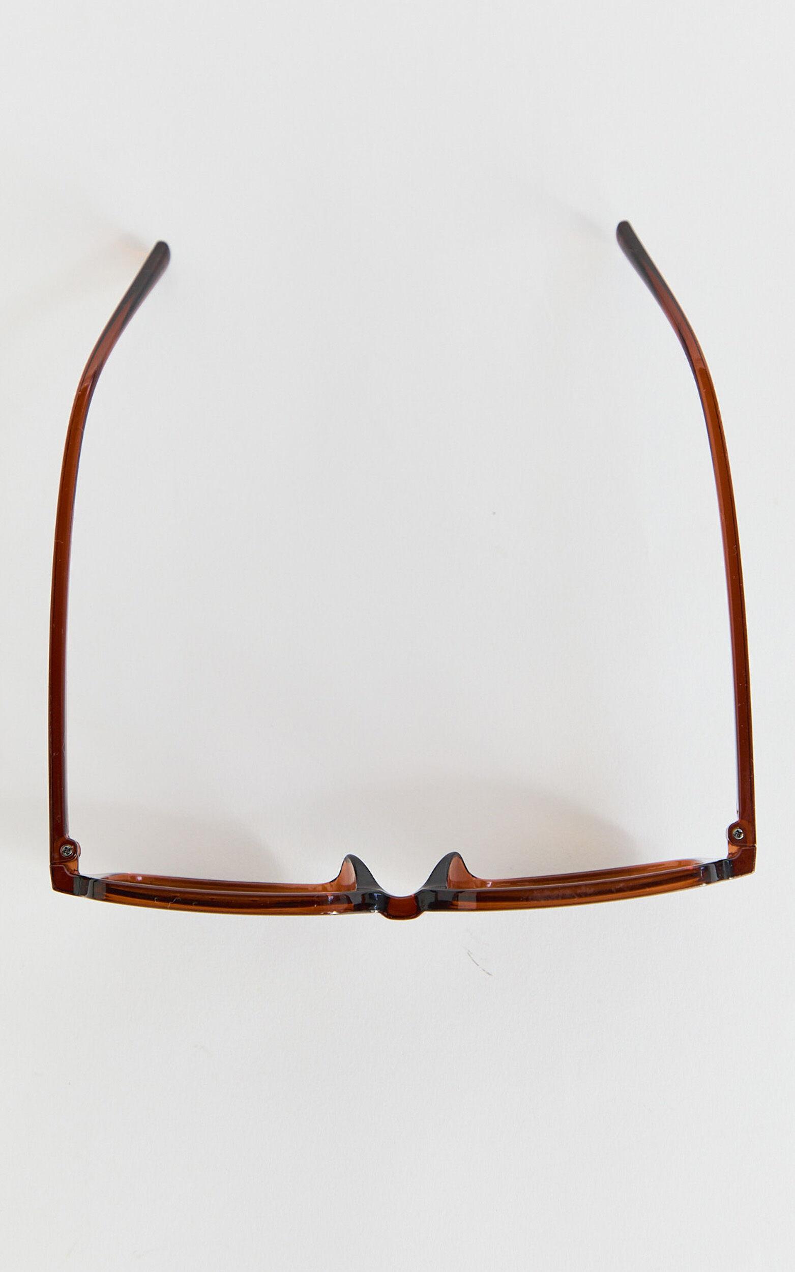 Vicky Sunglasses - Rectangle Sunglasses in Brown Product Image