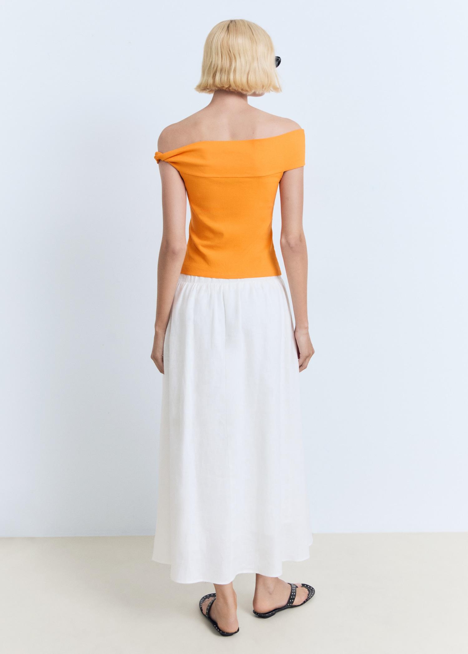 Asymmetrical strapless top - Women | MANGO USA Product Image