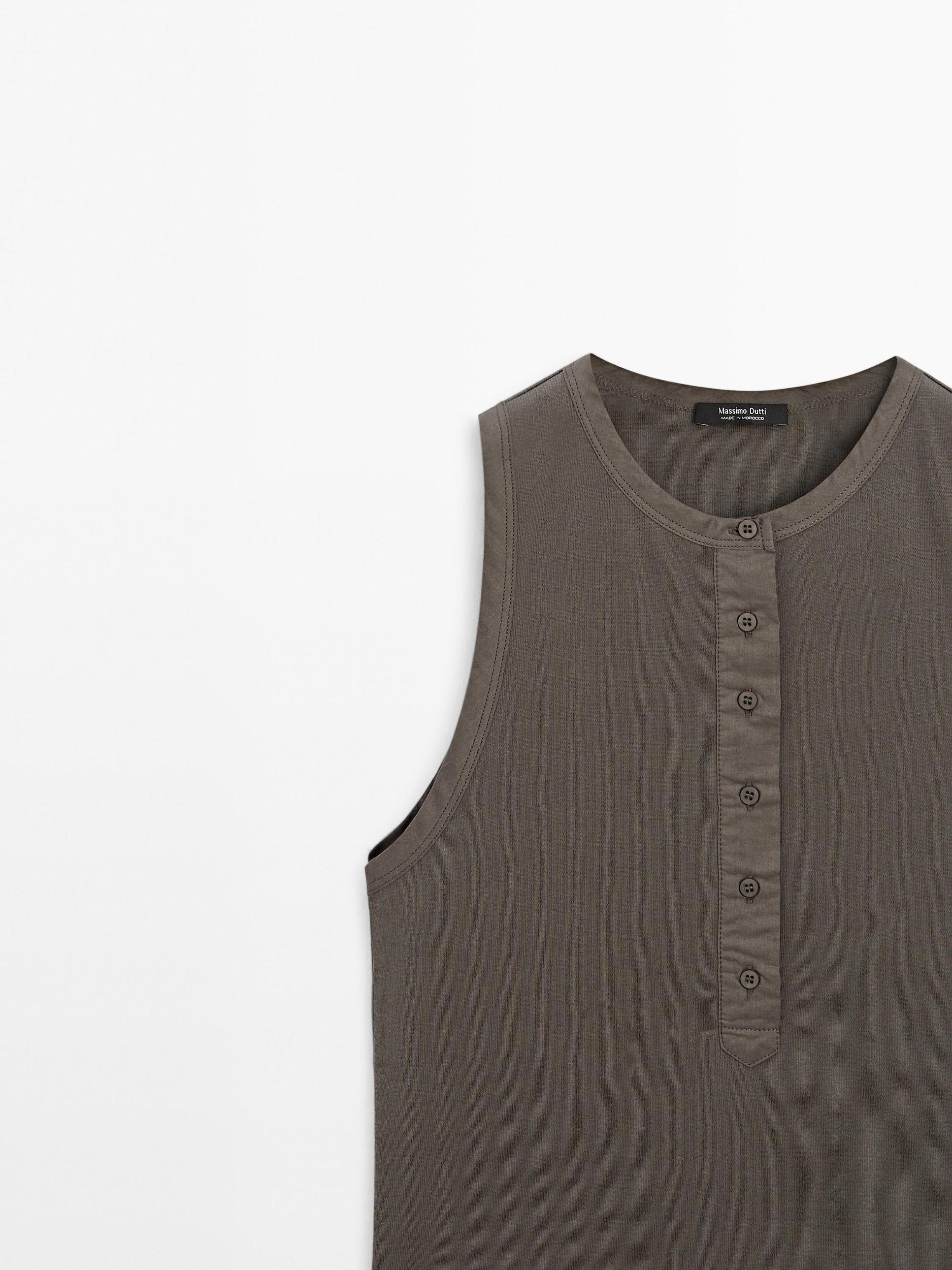 Top with contrast trim detail Product Image