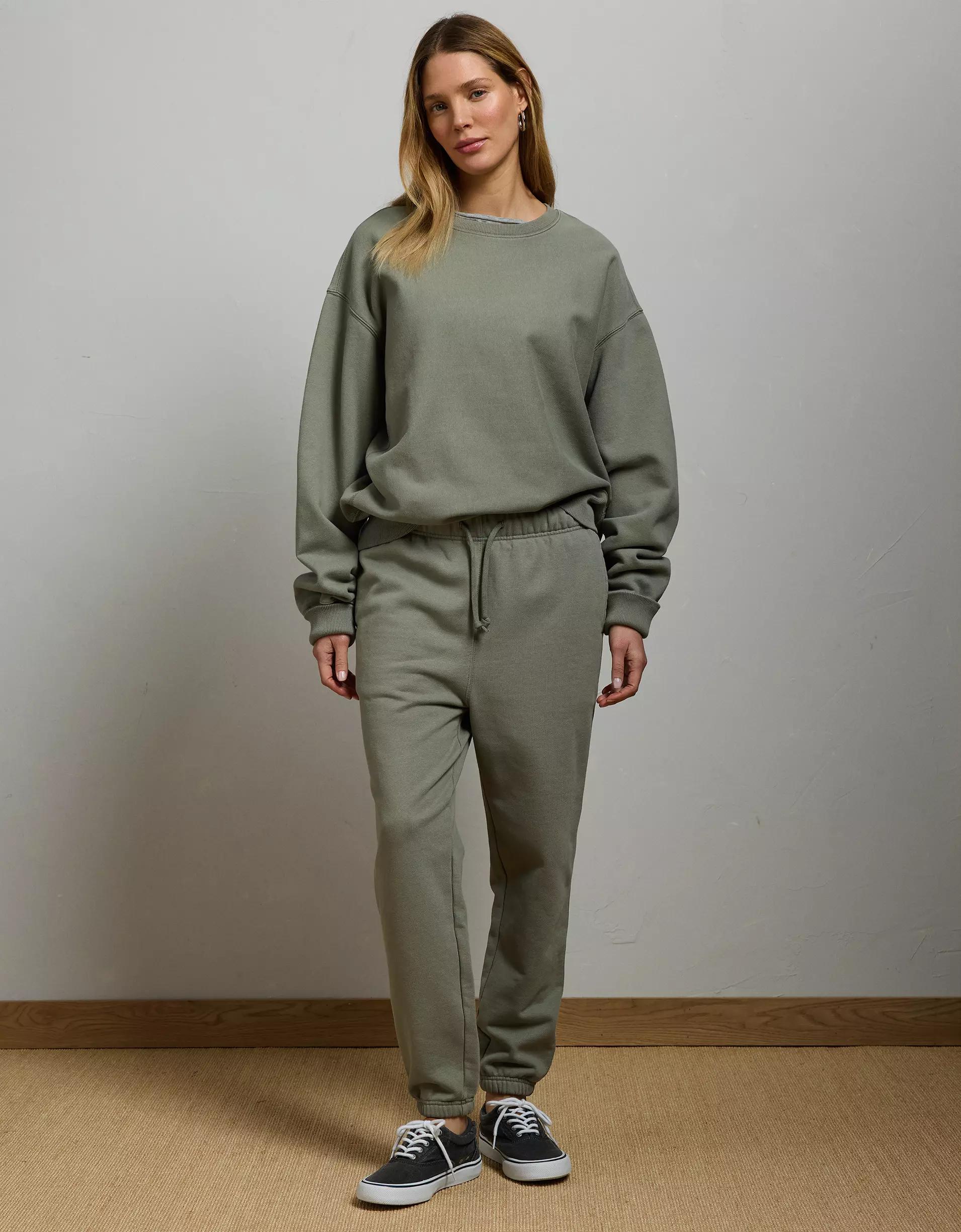 AE77 Premium Fleece Crew Neck Sweatshirt Product Image