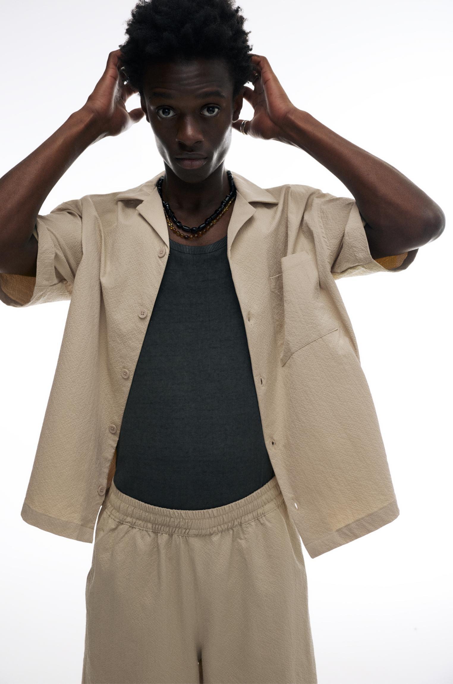 Short sleeve seersucker shirt Product Image