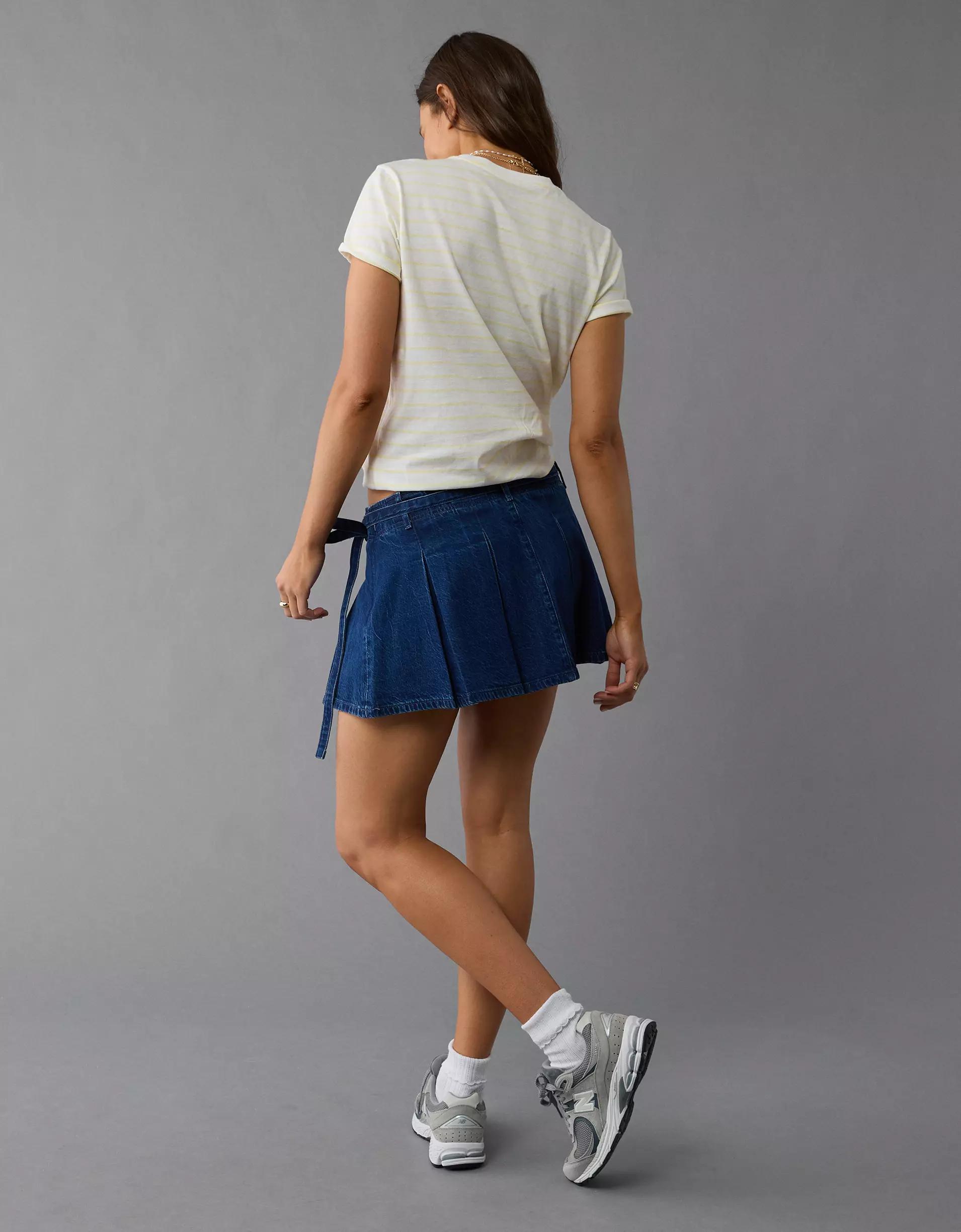 AE Classic T-Shirt Product Image