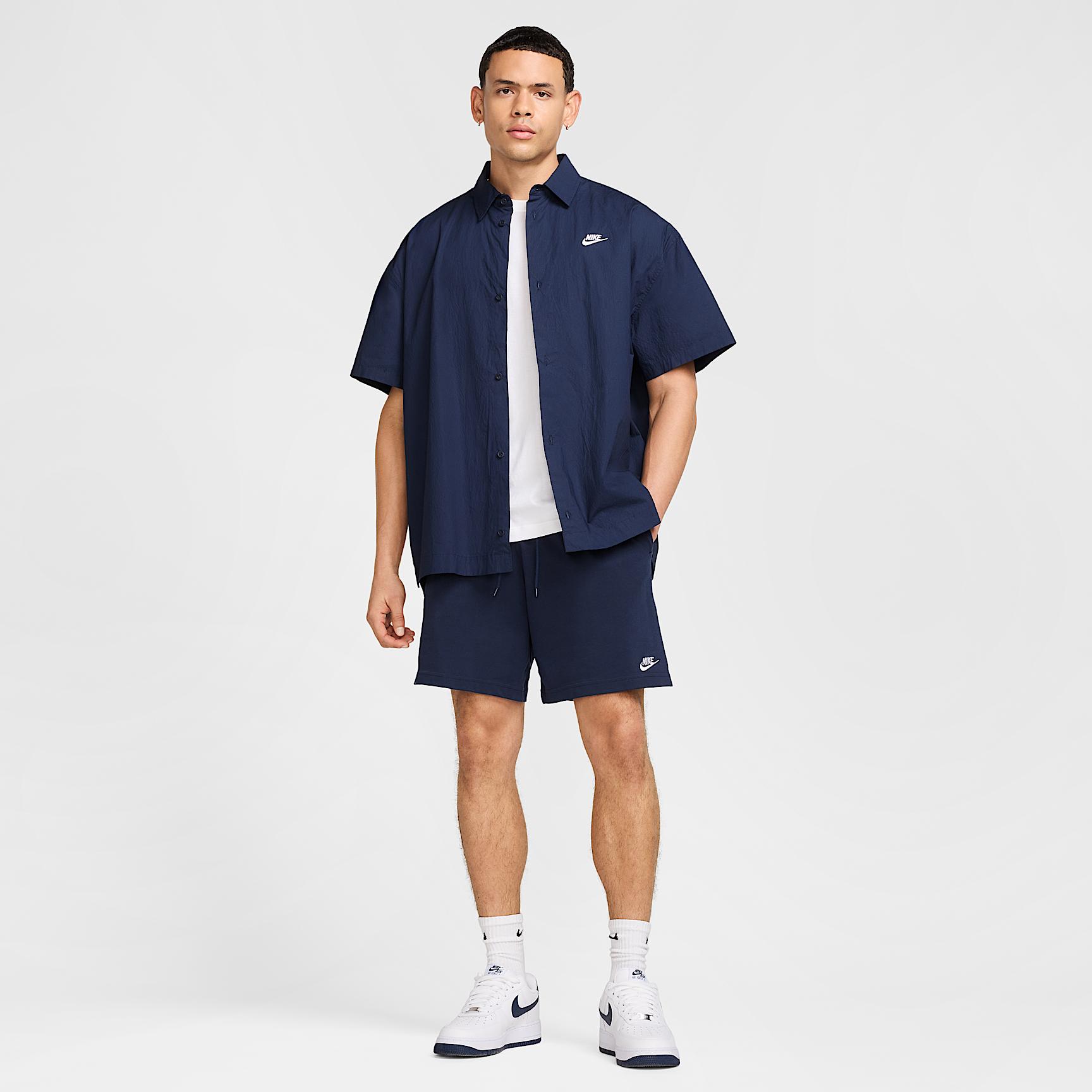 Nike Club Men's Short-Sleeve Button-Down Shirt Product Image