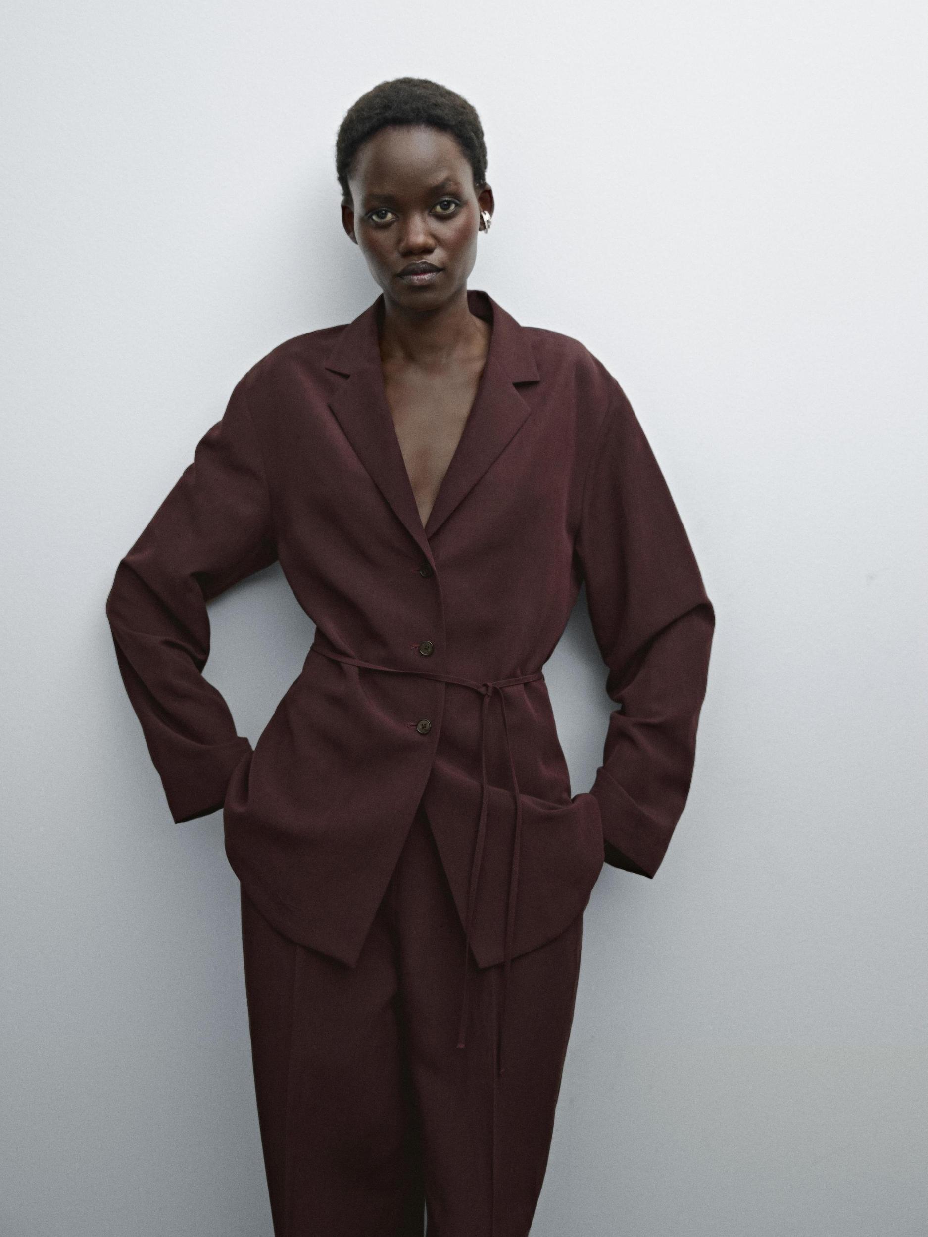 Flowing trousers with darts and thin waistband Product Image