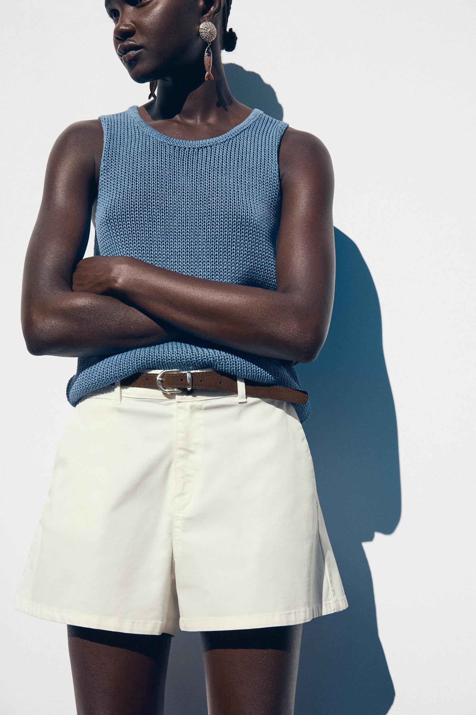 PLEATED SHORTS WITH BELT Product Image