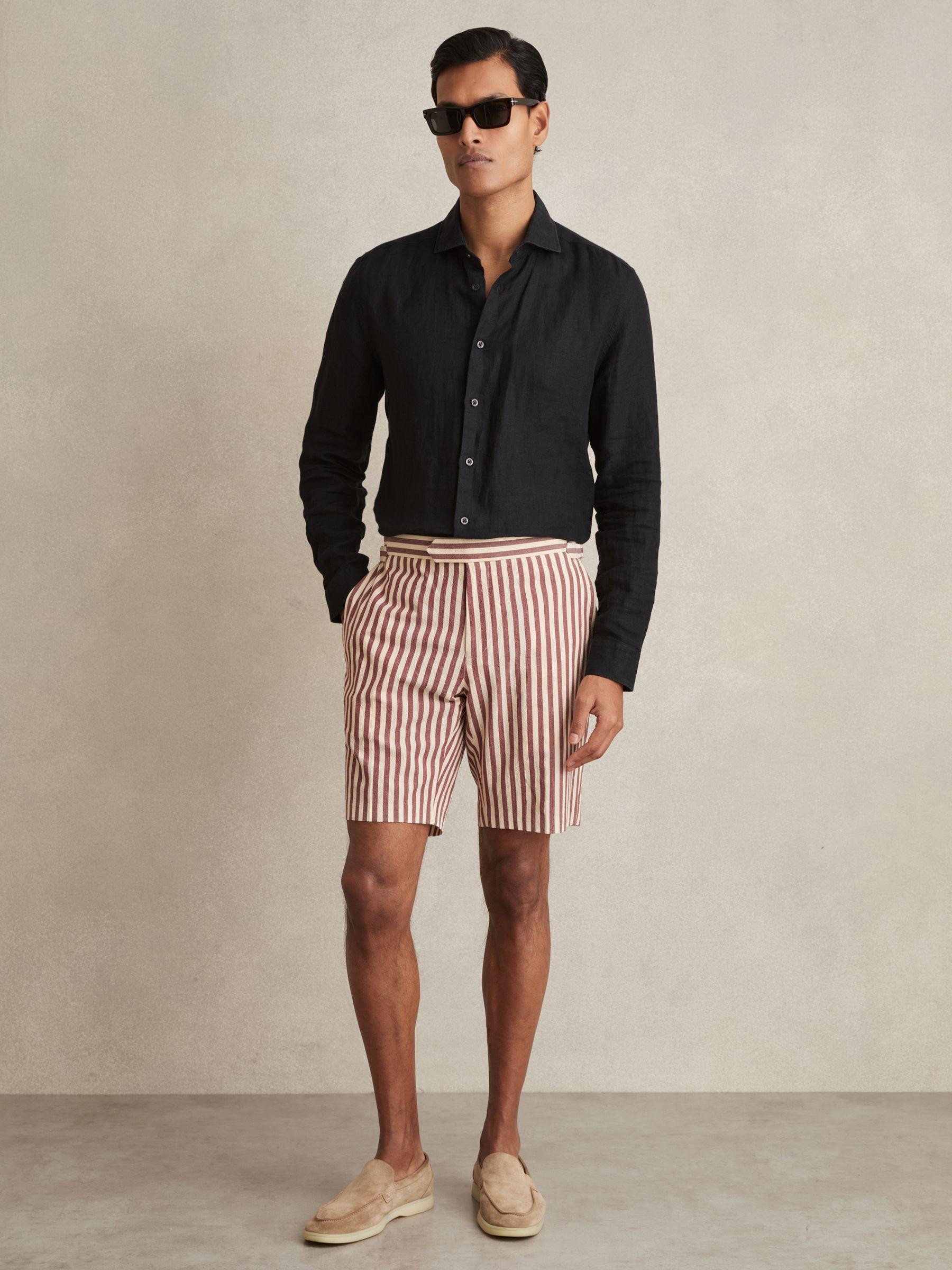 Cotton Blend Seersucker Stripe Shorts in Off White/Mocha Product Image