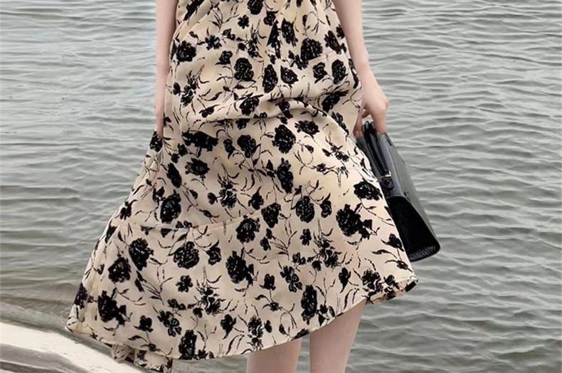 Puff-Sleeve Floral Lace Trim Midi Sundress Product Image