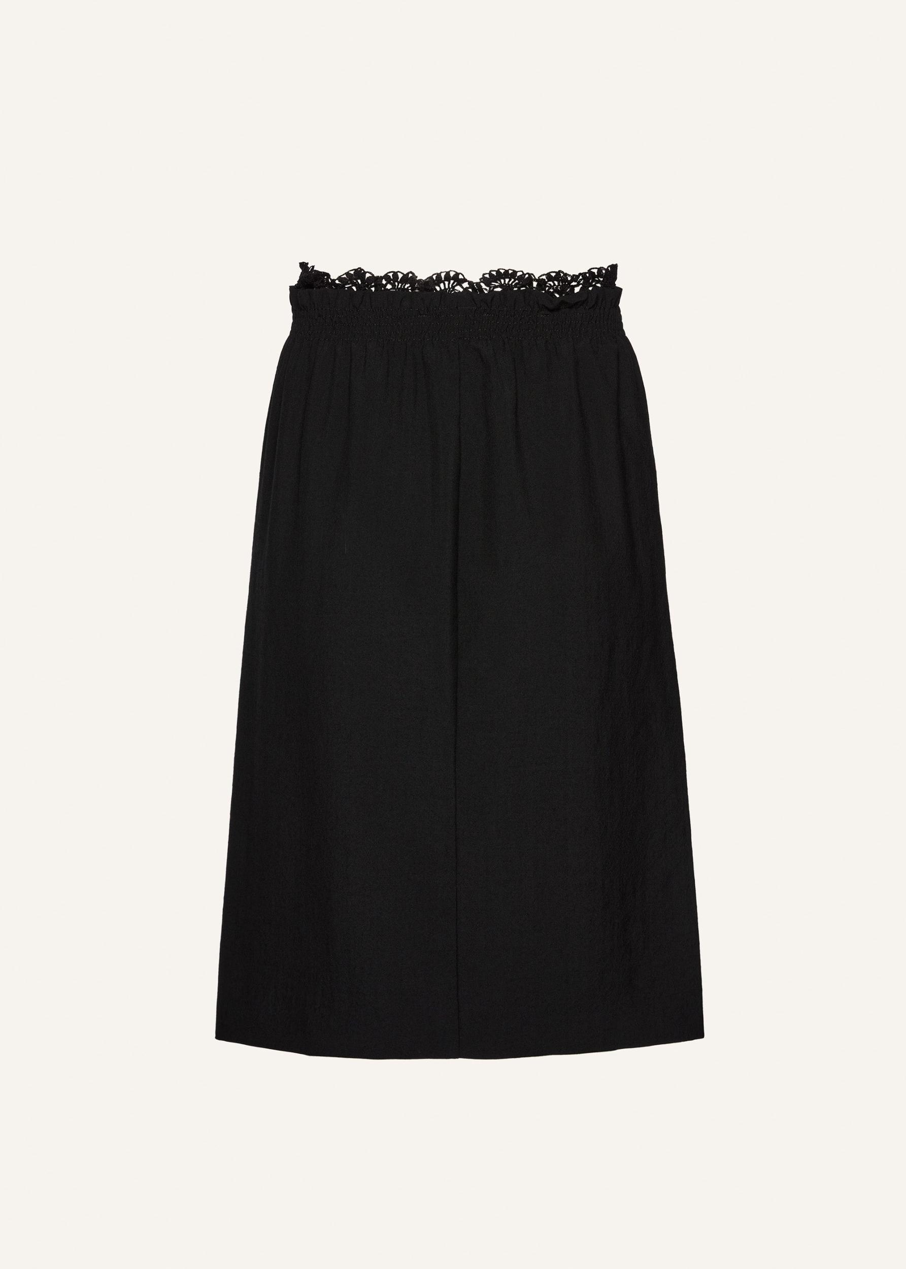 Elastic waistband midi skirt in black Product Image