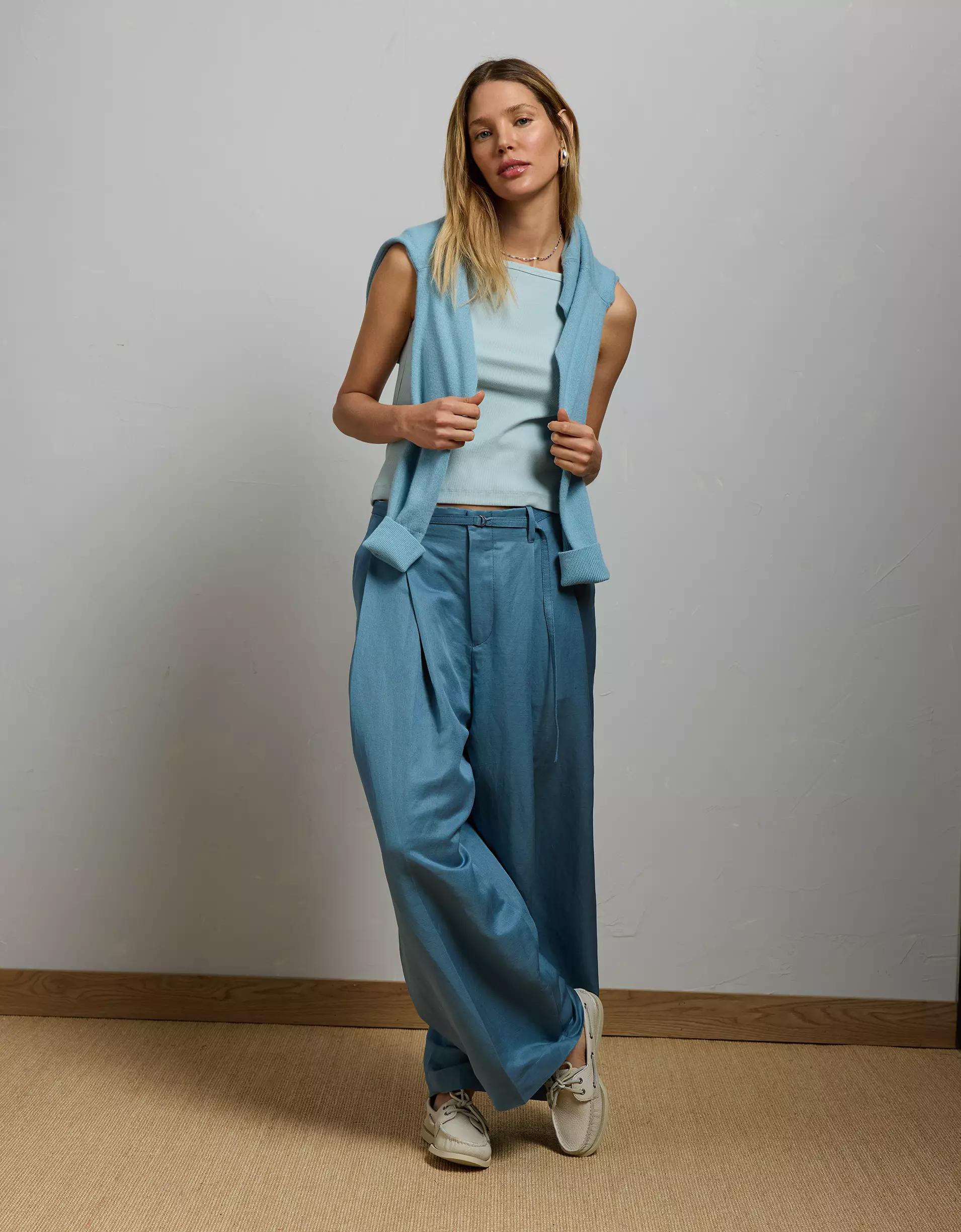 AE77 Premium Straight Neck Tank Top Product Image