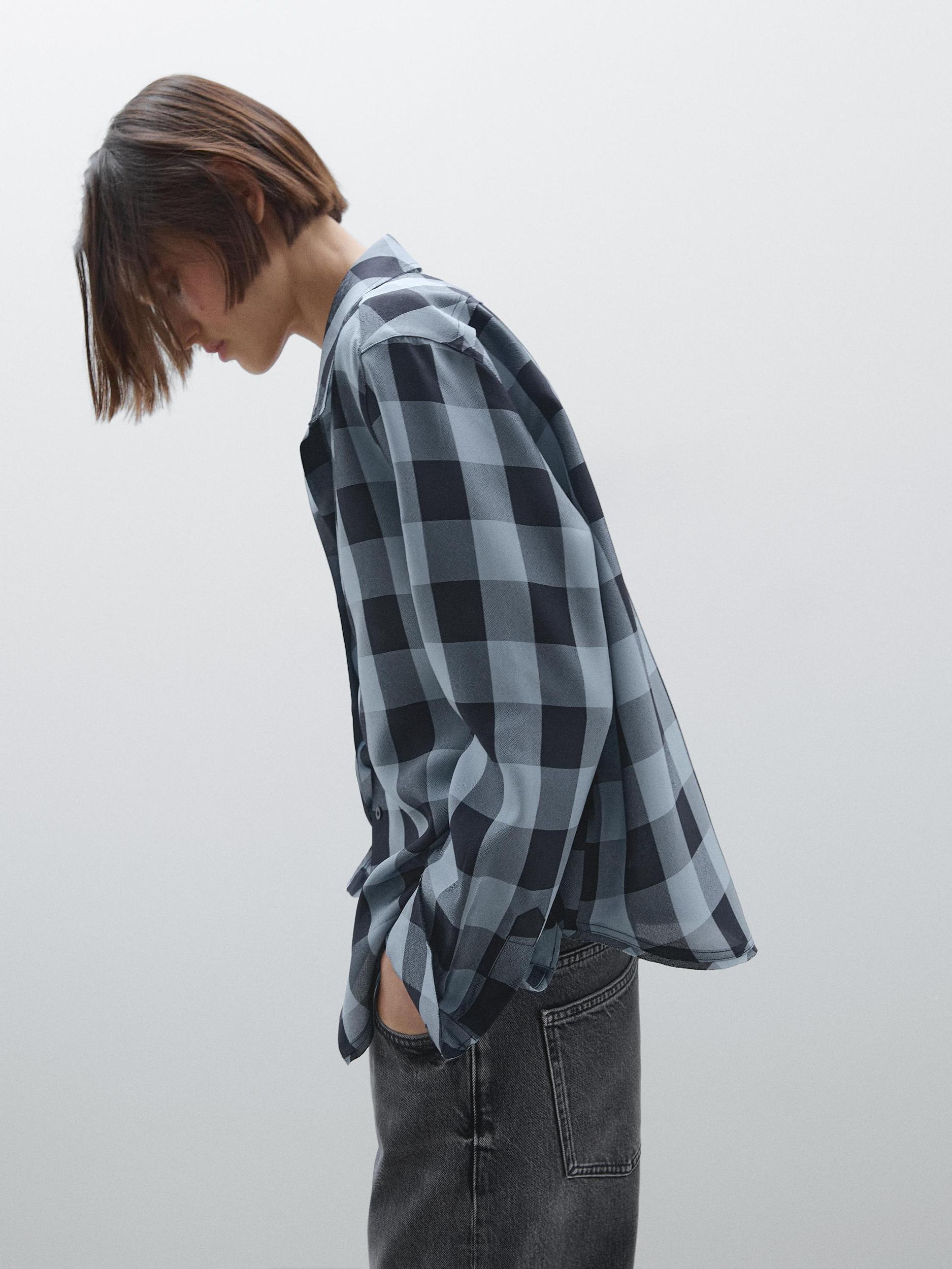 Flowing check shirt Product Image