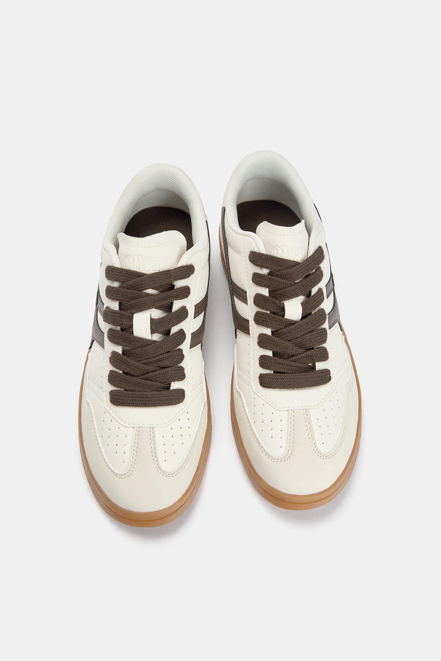 Retro sneakers Product Image