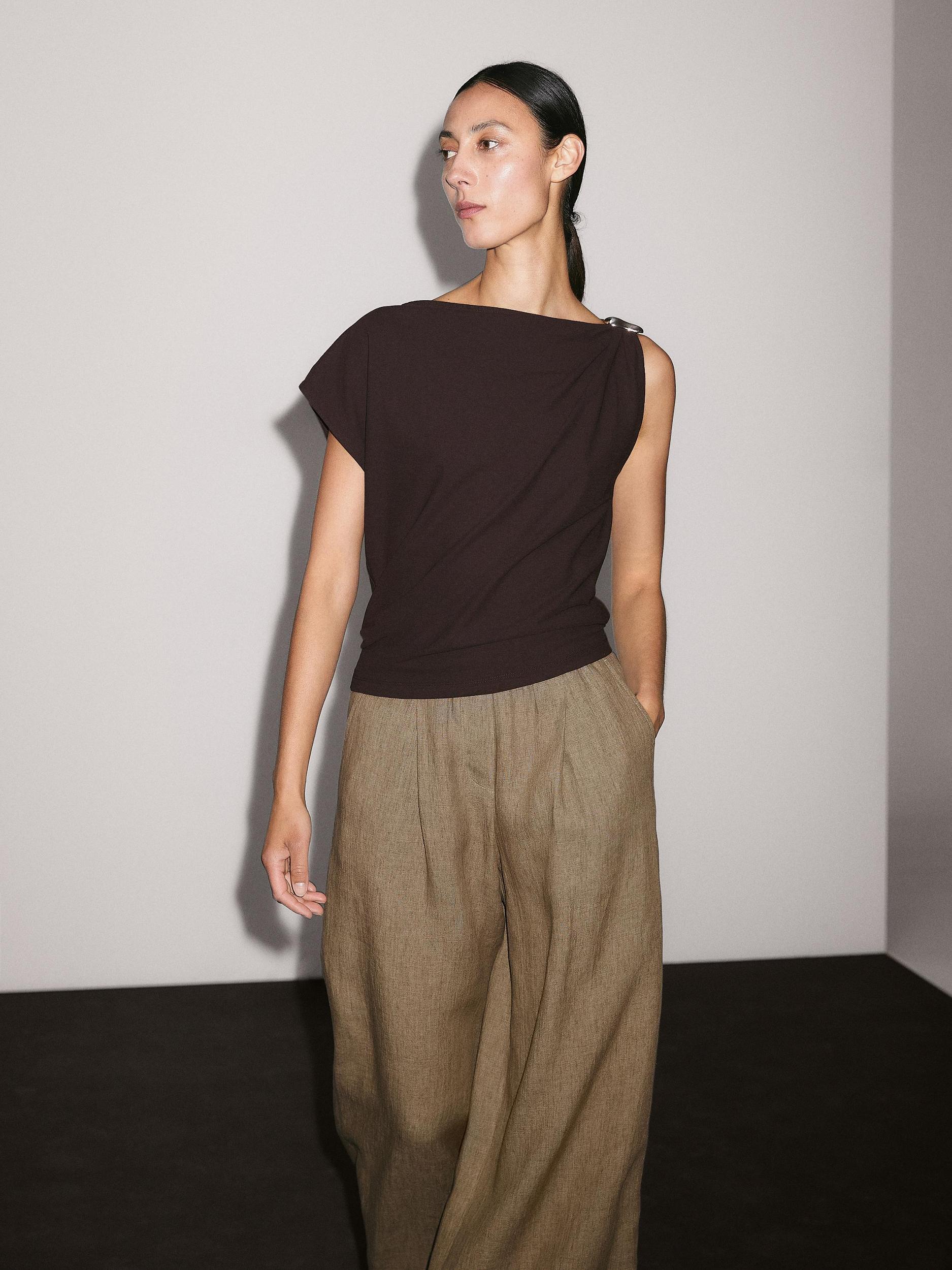 Flowing 100% linen trousers Product Image