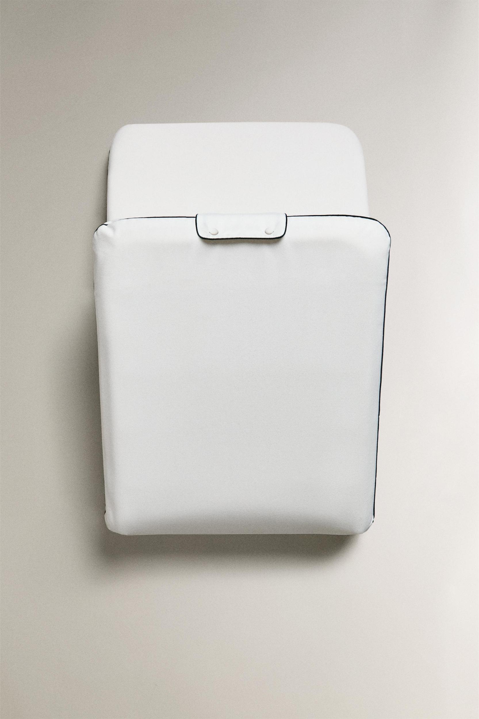 RECLINING FLOOR BEACH LOUNGER Product Image