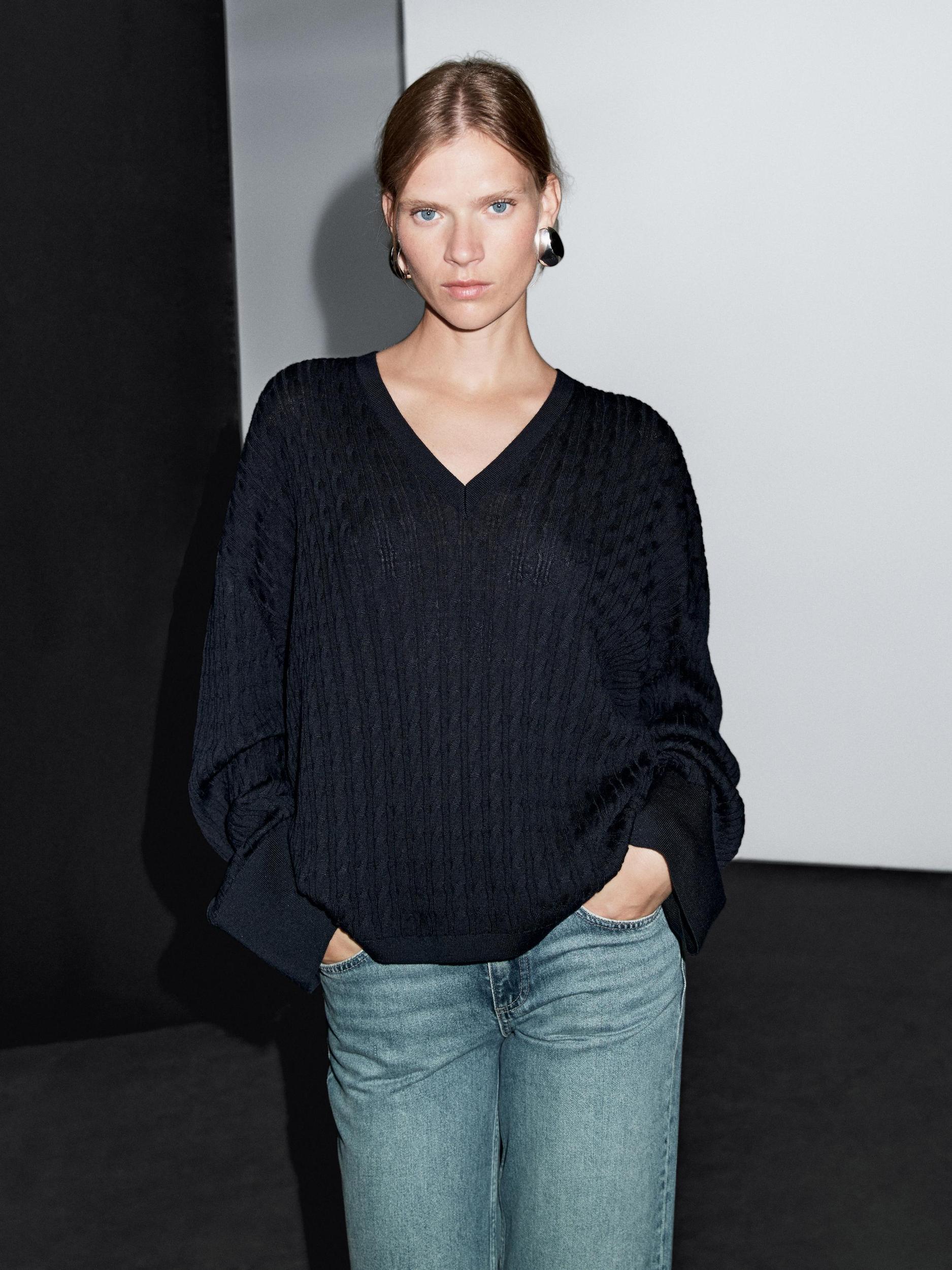 Low-rise straight-leg jeans Product Image