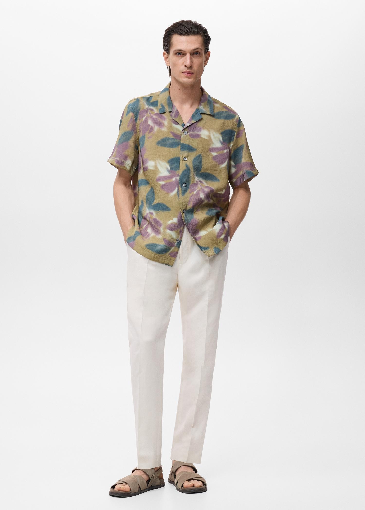 Printed short-sleeved shirt - Men | MANGO USA Product Image