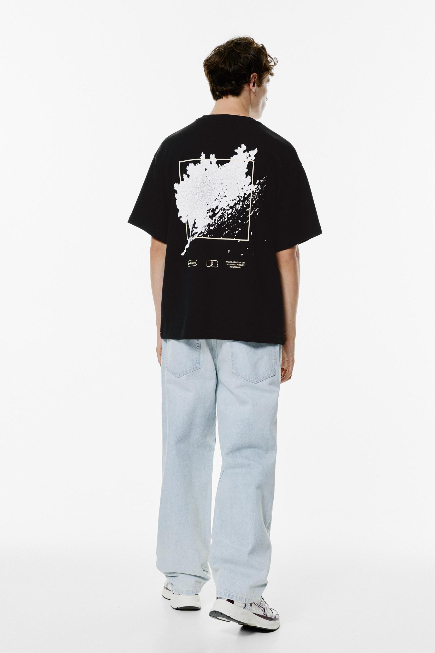 Short sleeve sweatshirt with graphic Product Image