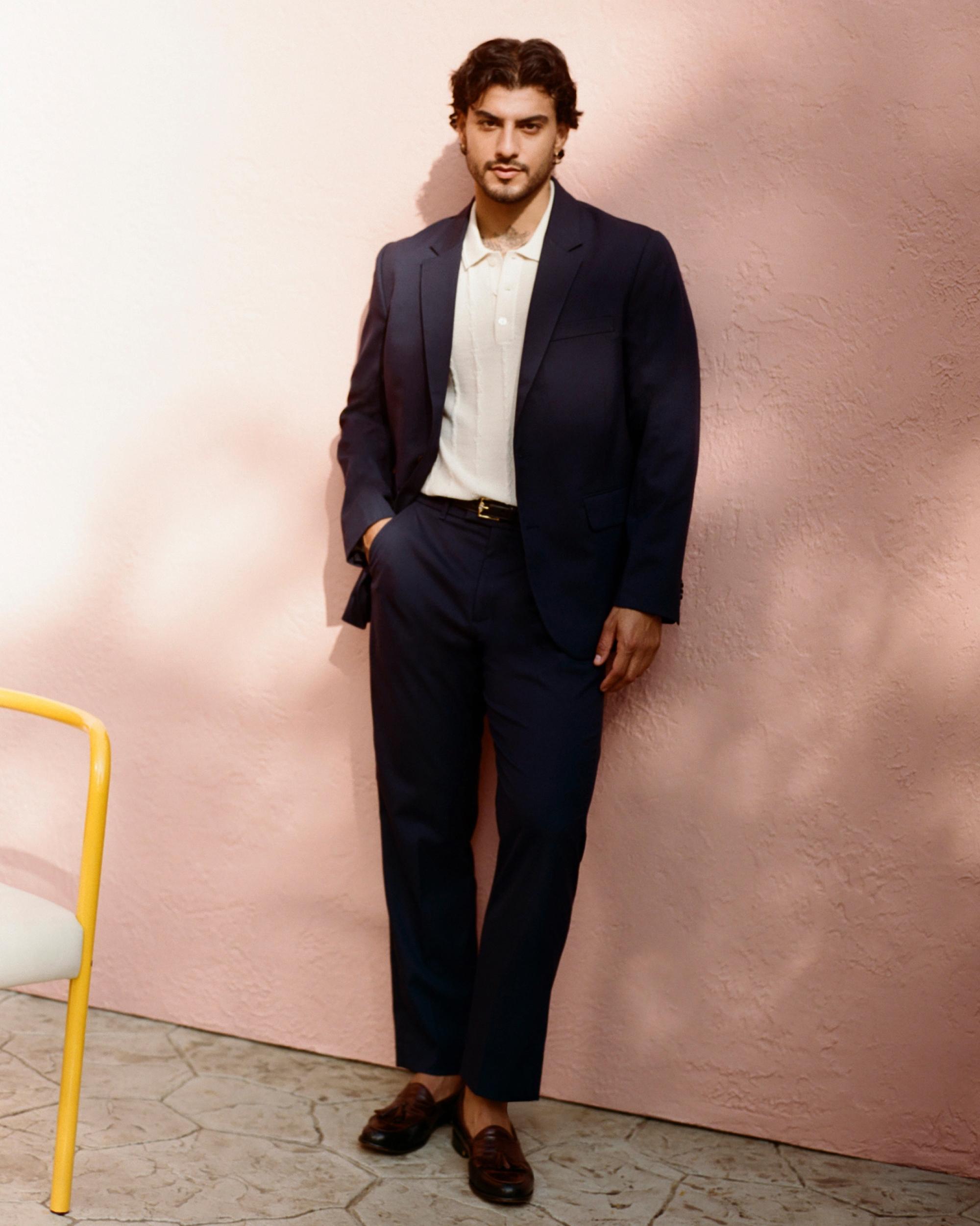 The A&F Collins Athletic Fit Linen-Blend Blazer Product Image