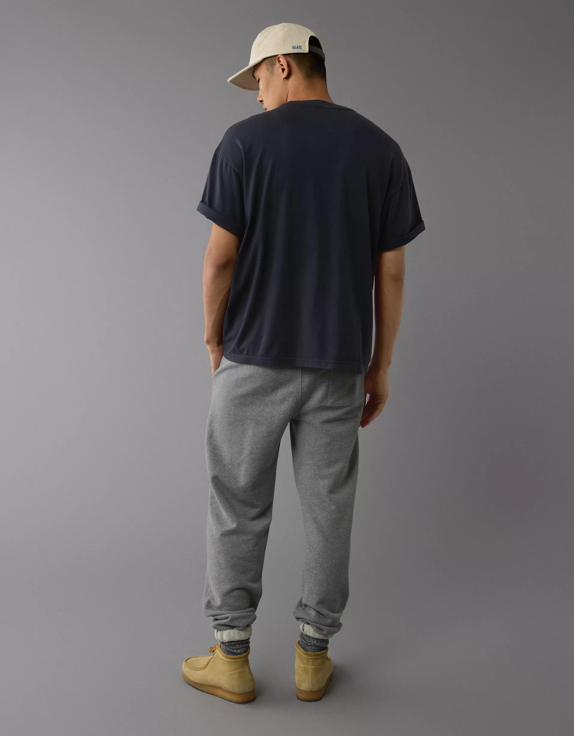 AE Boxy NFL Kansas City Chiefs Graphic T-Shirt Product Image